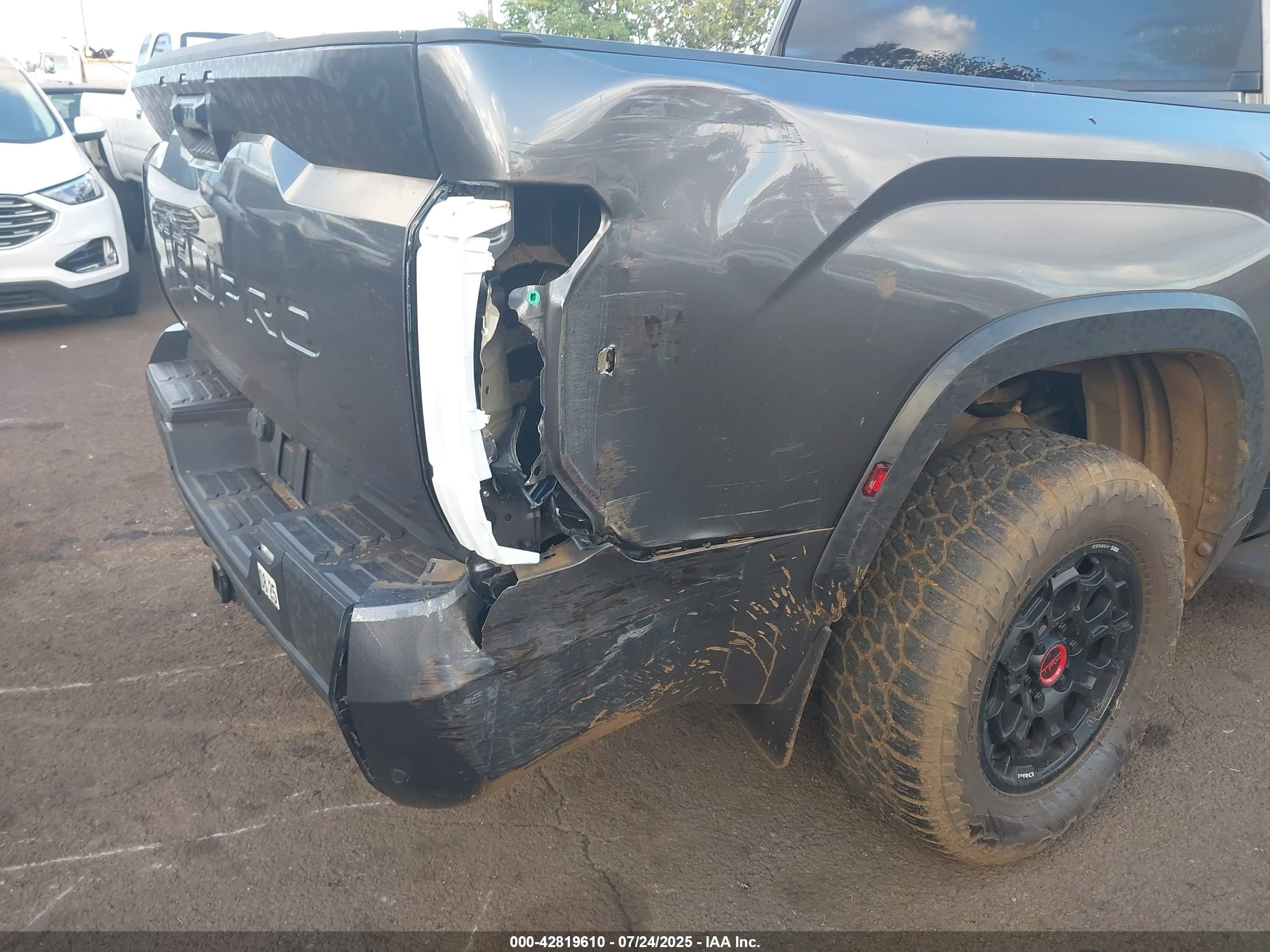 TOYOTA TUNDRA image 6