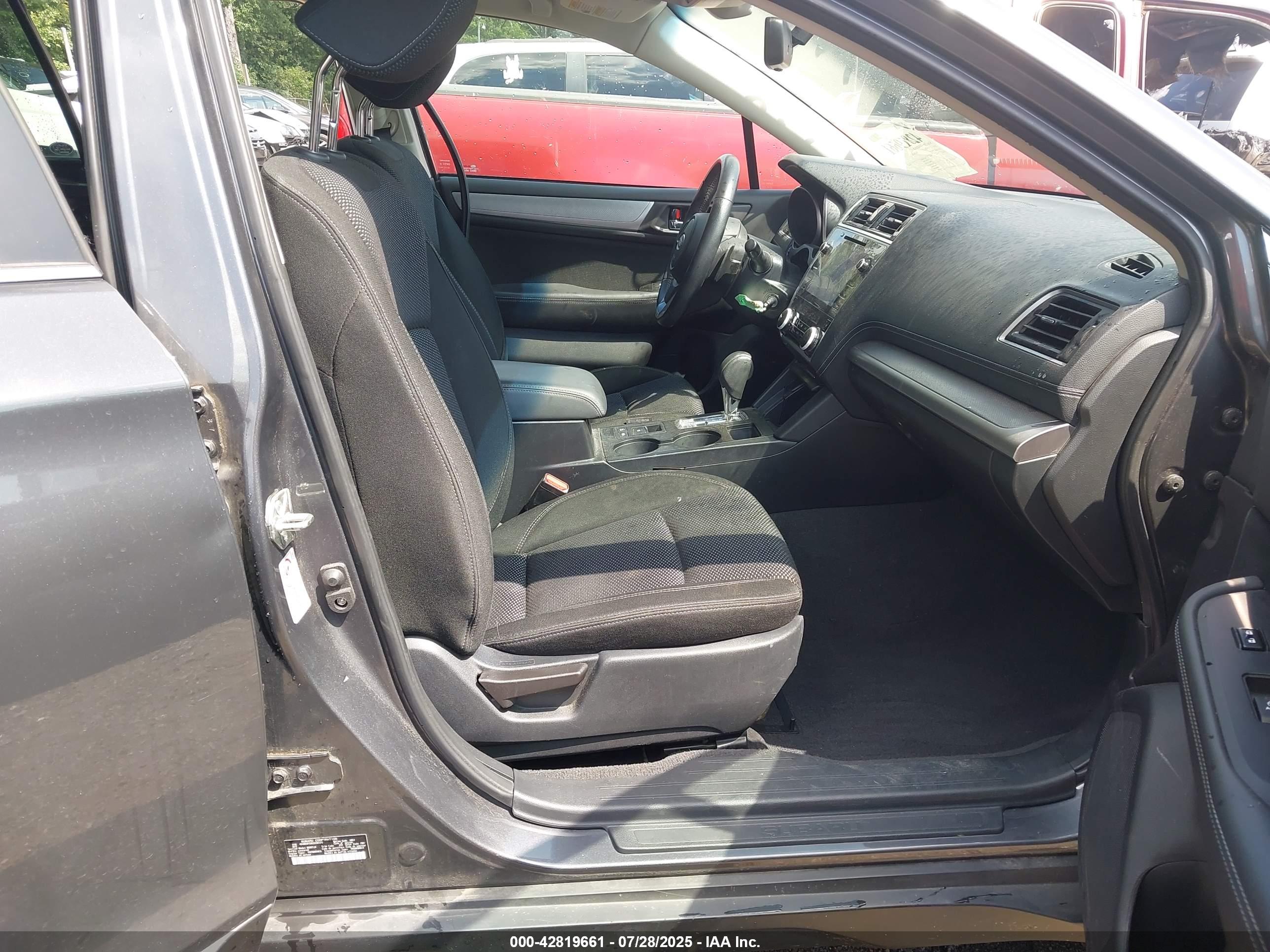 SUBARU OUTBACK image 5
