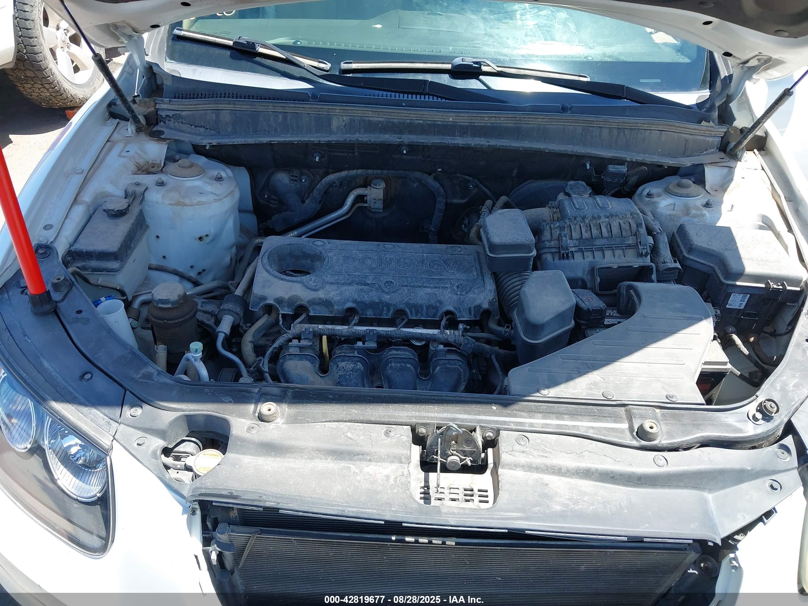 HYUNDAI SANTA image 10