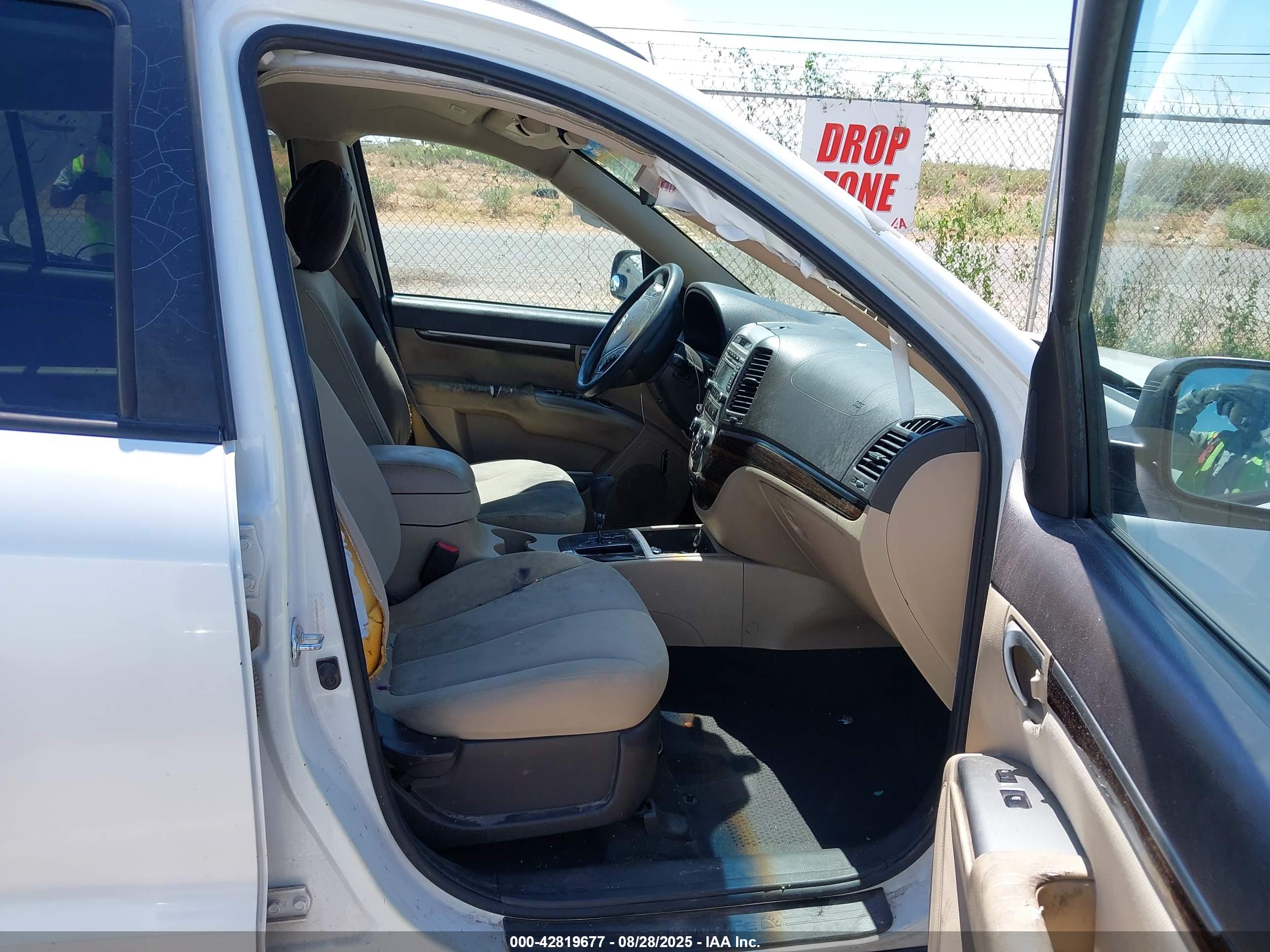 HYUNDAI SANTA image 5