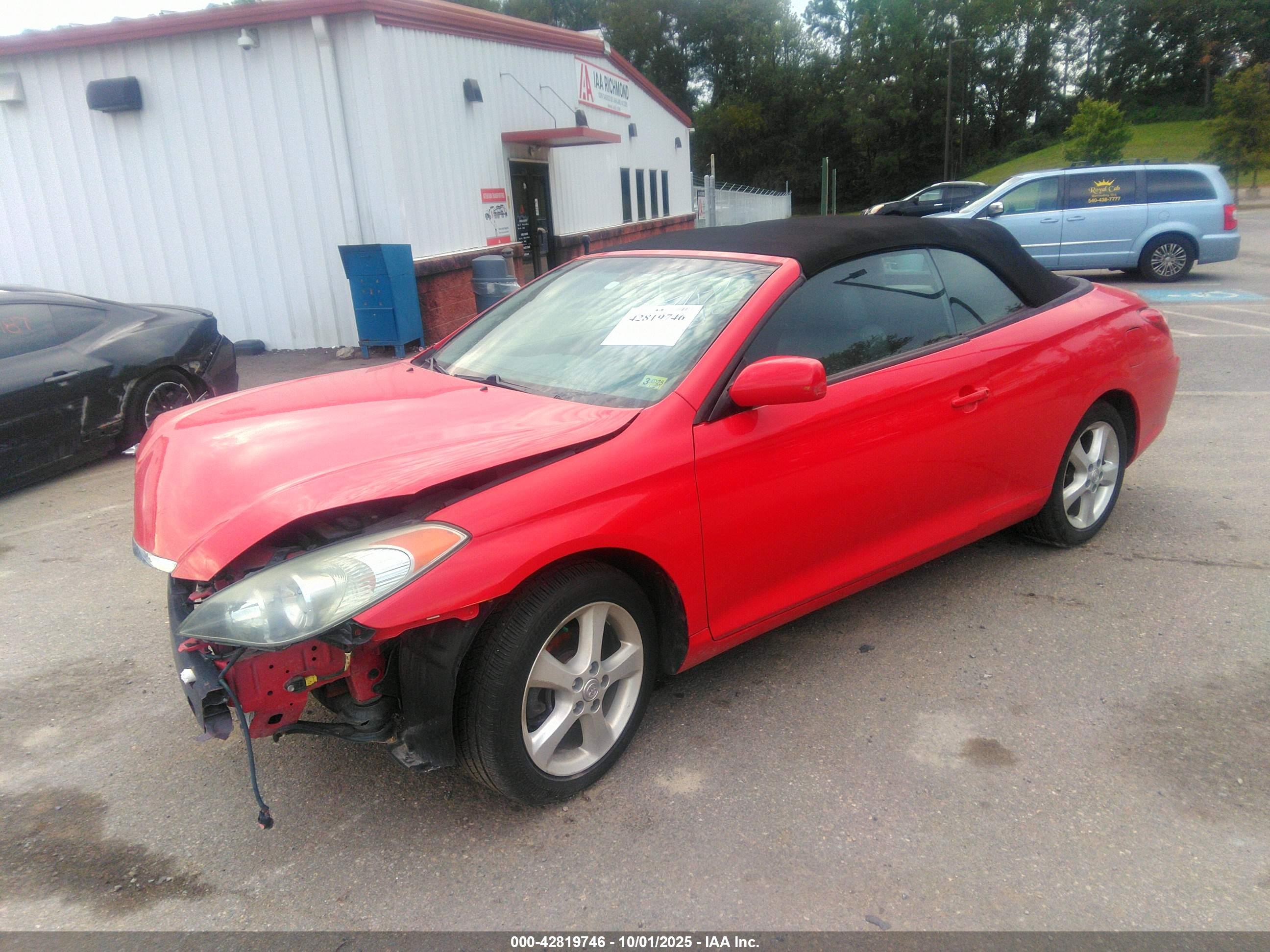 TOYOTA CAMRY image 2