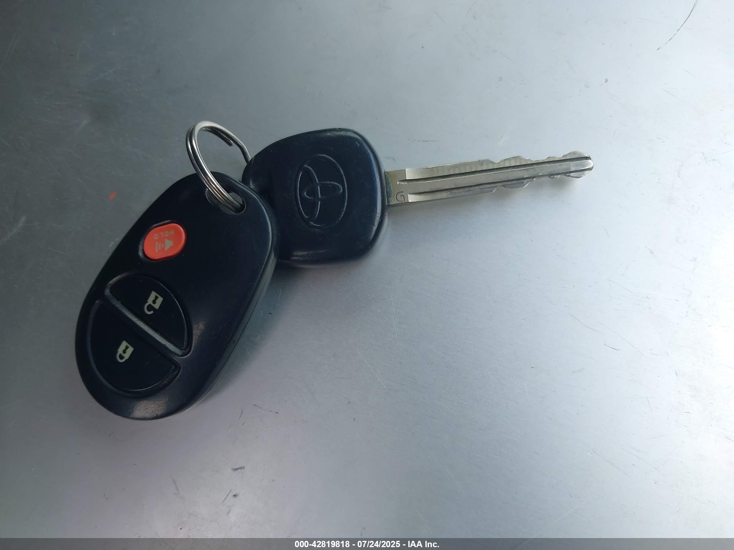 TOYOTA SIENNA image 11