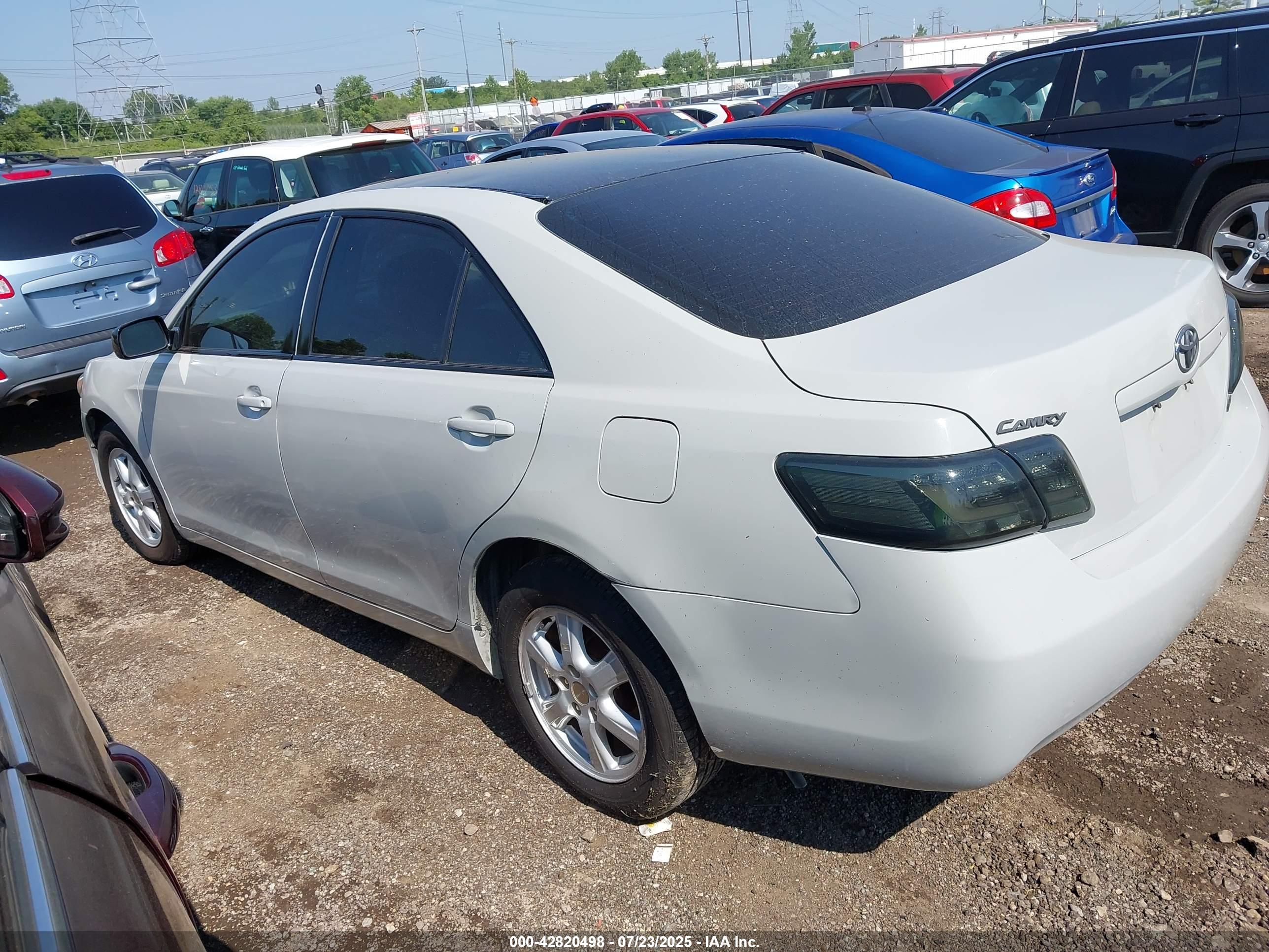 TOYOTA CAMRY image 3