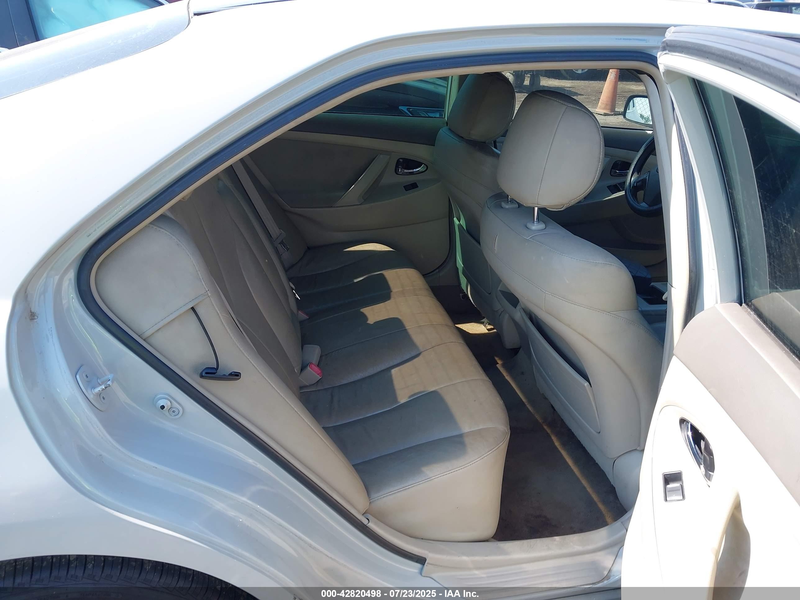 TOYOTA CAMRY image 8