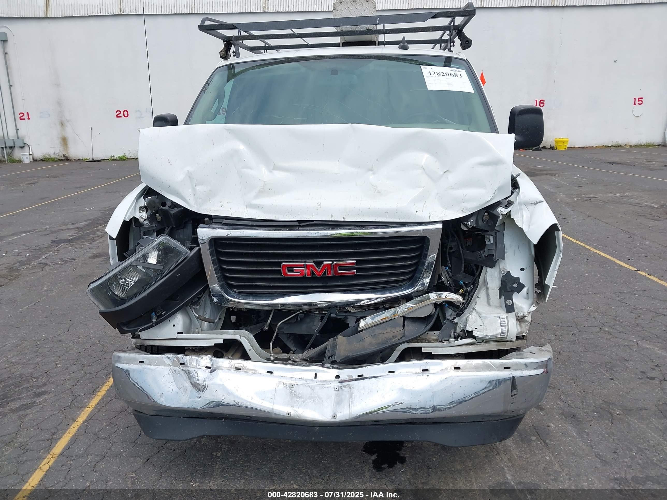 CHEVROLET EXPRESS image 6