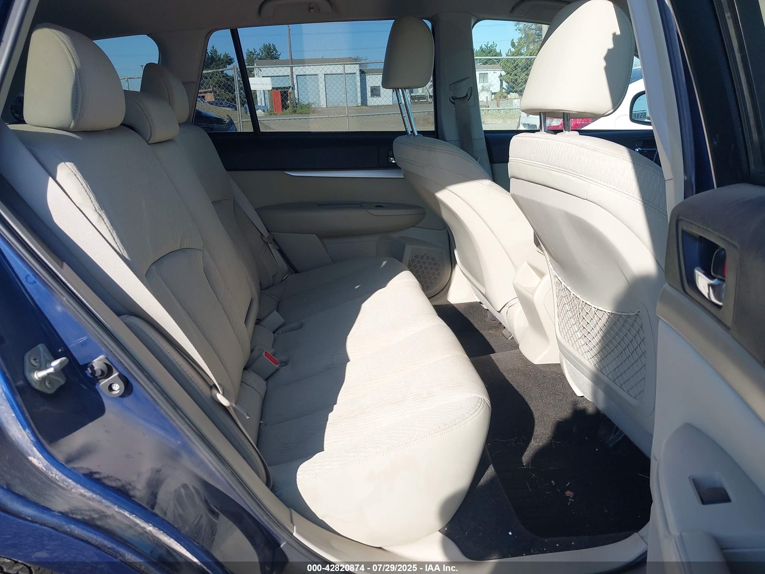 SUBARU OUTBACK image 8