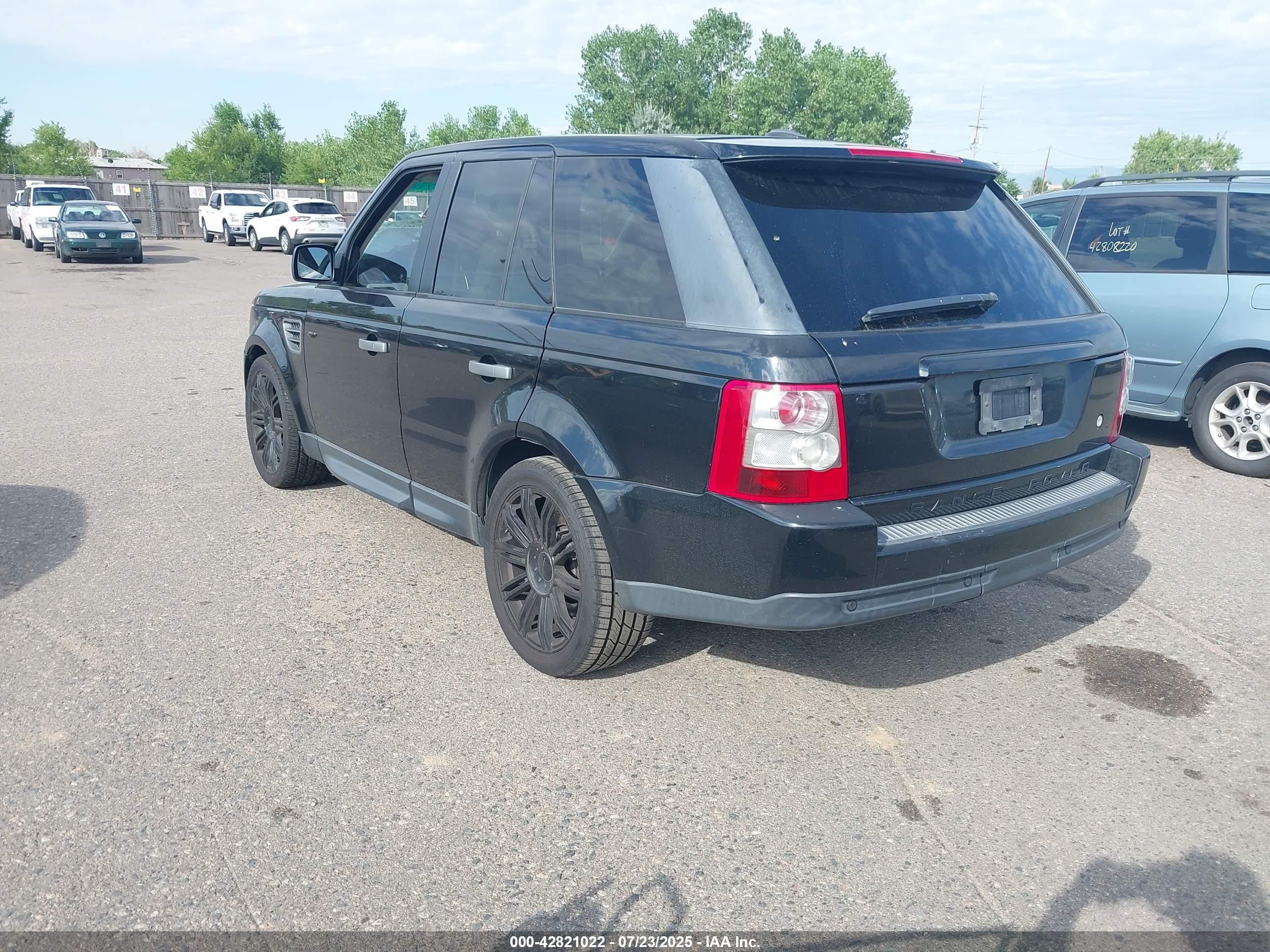LAND ROVER image 3