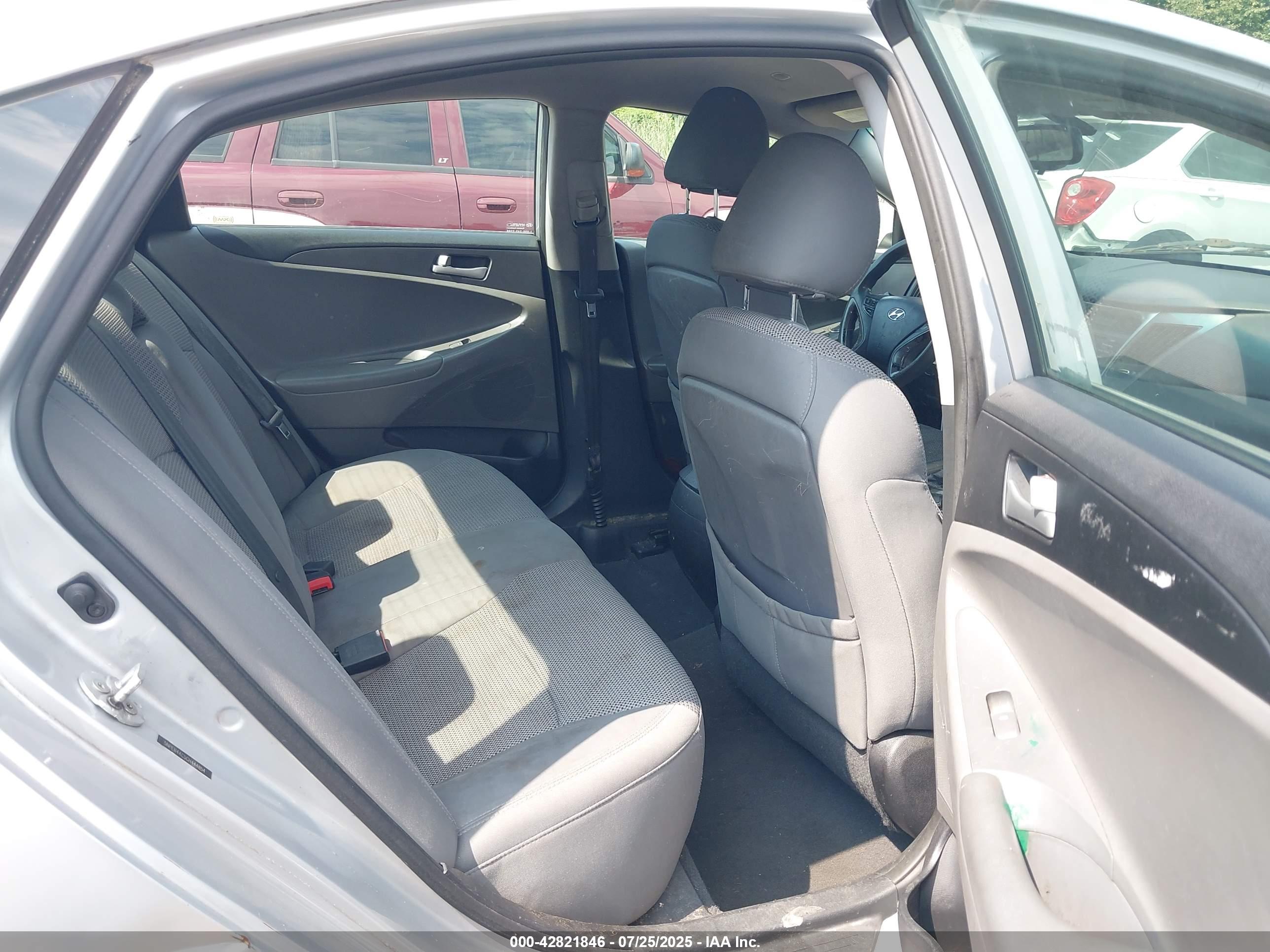 HYUNDAI SONATA image 8