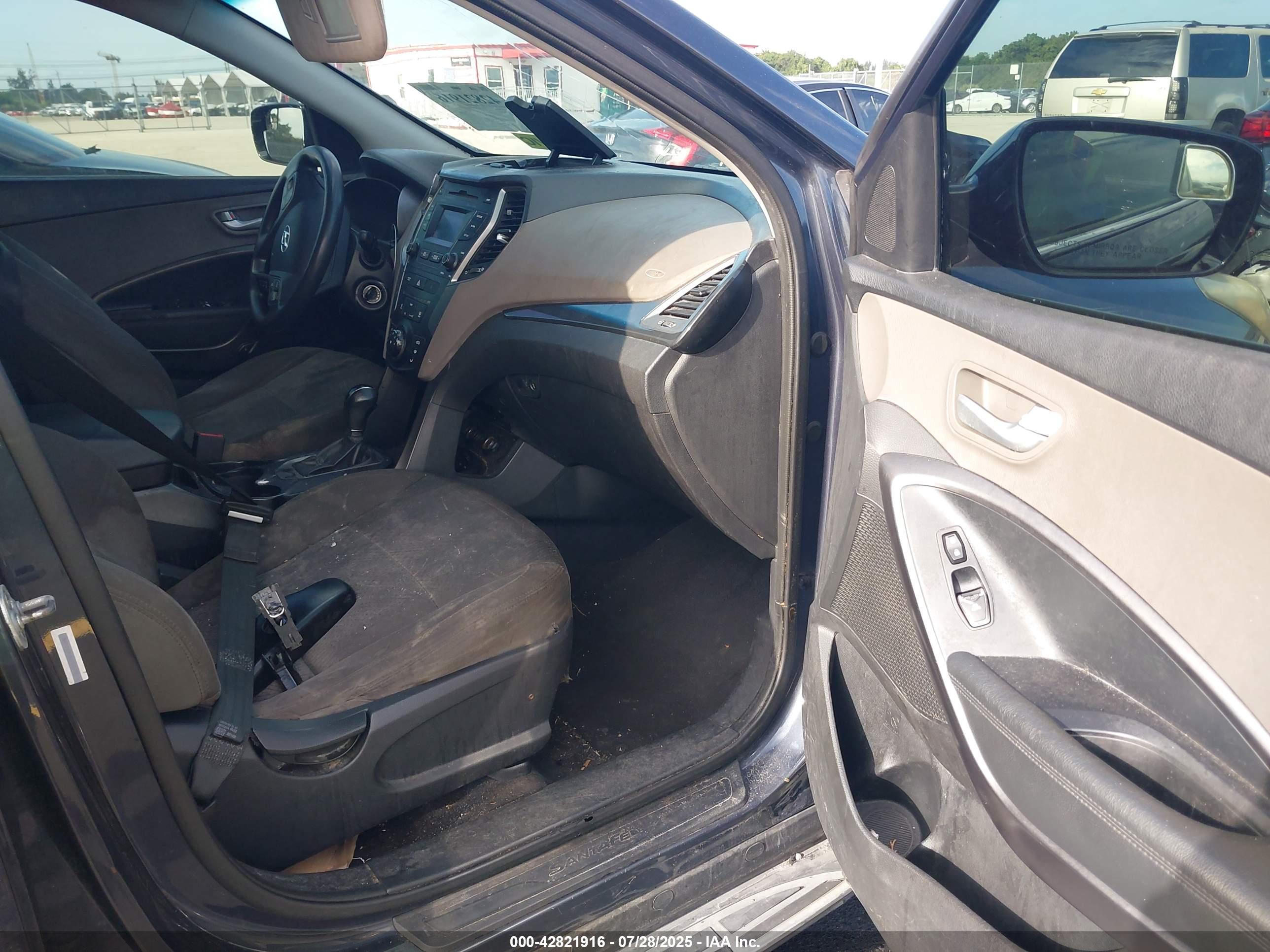 HYUNDAI SANTA image 5