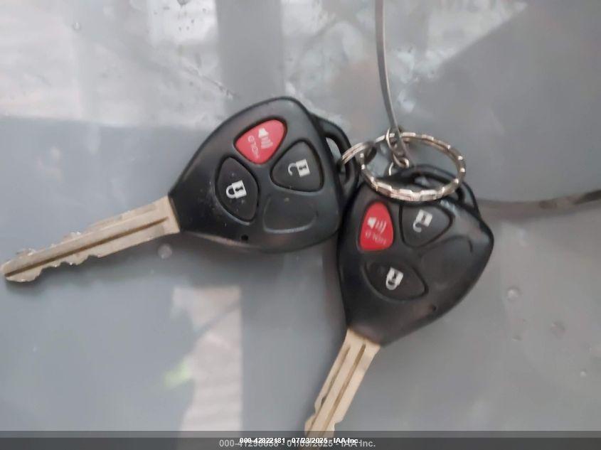 TOYOTA YARIS image 11