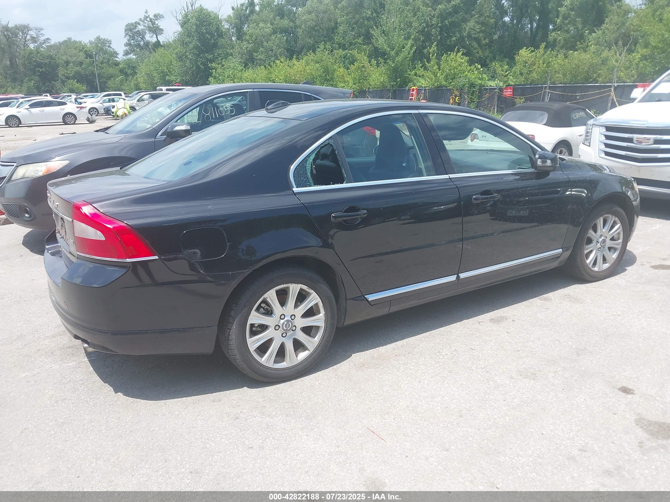 VOLVO S80 image 4