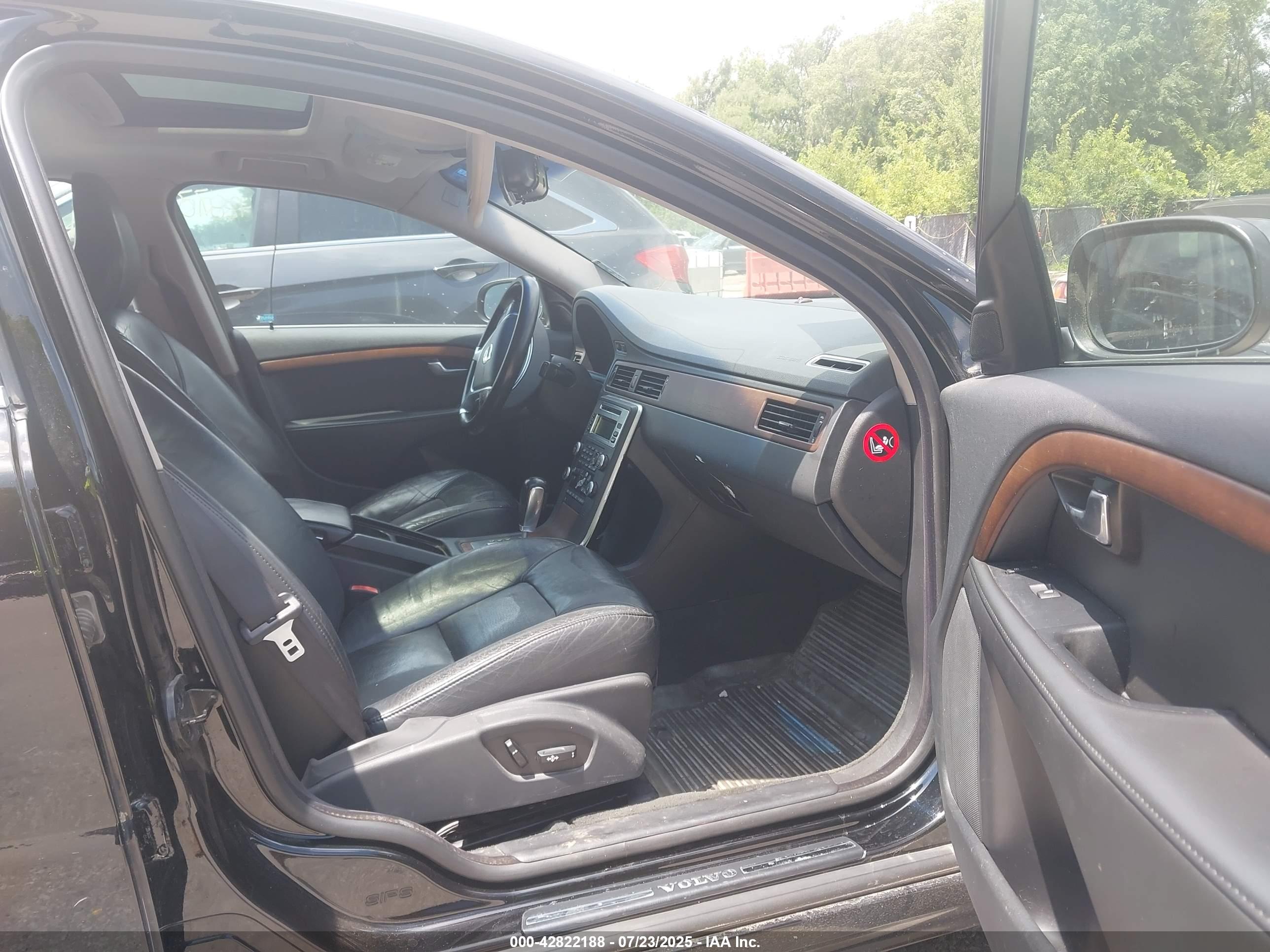 VOLVO S80 image 5
