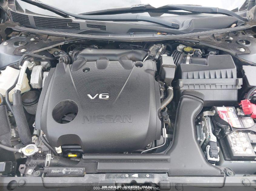NISSAN MAXIMA image 10