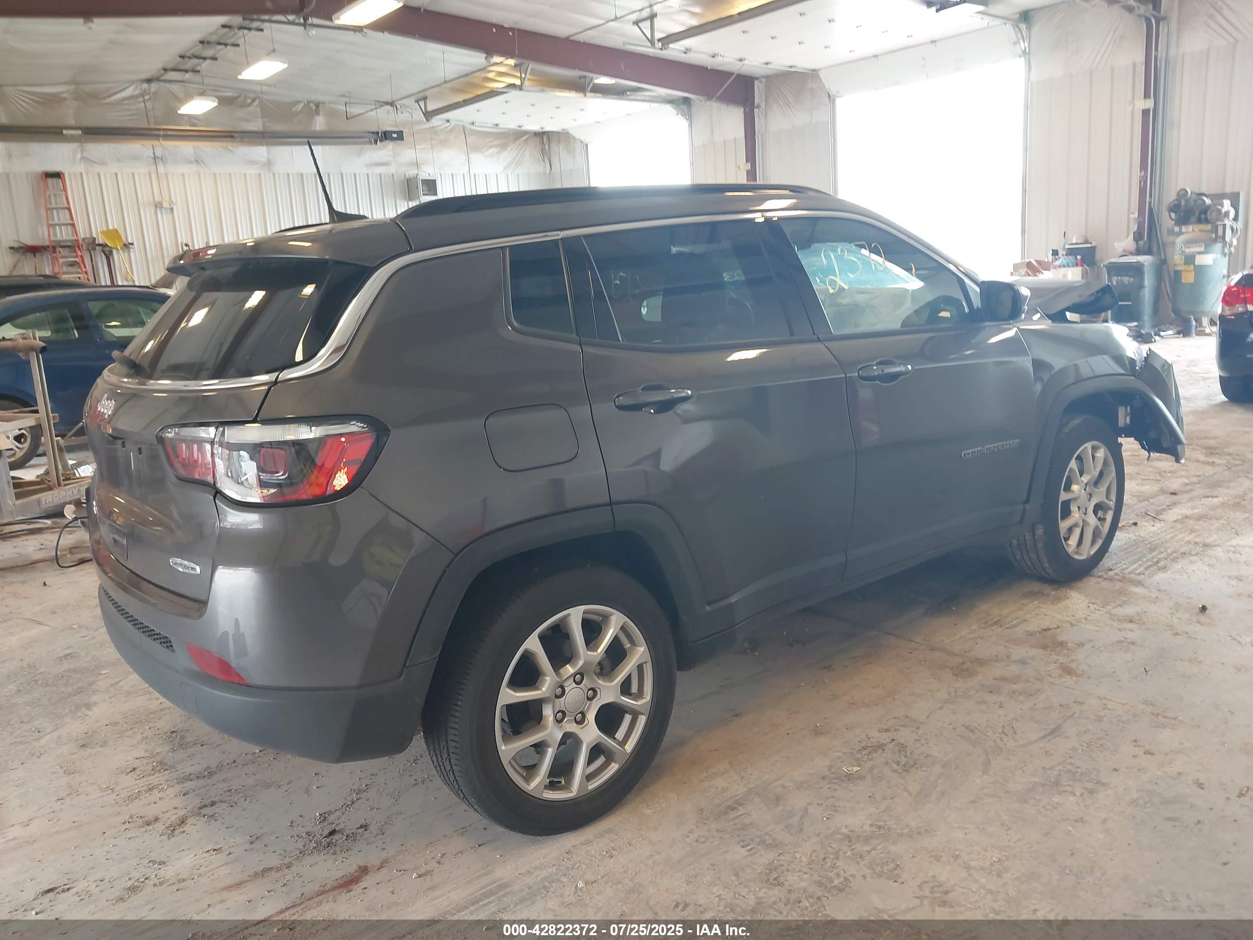 JEEP COMPASS image 4