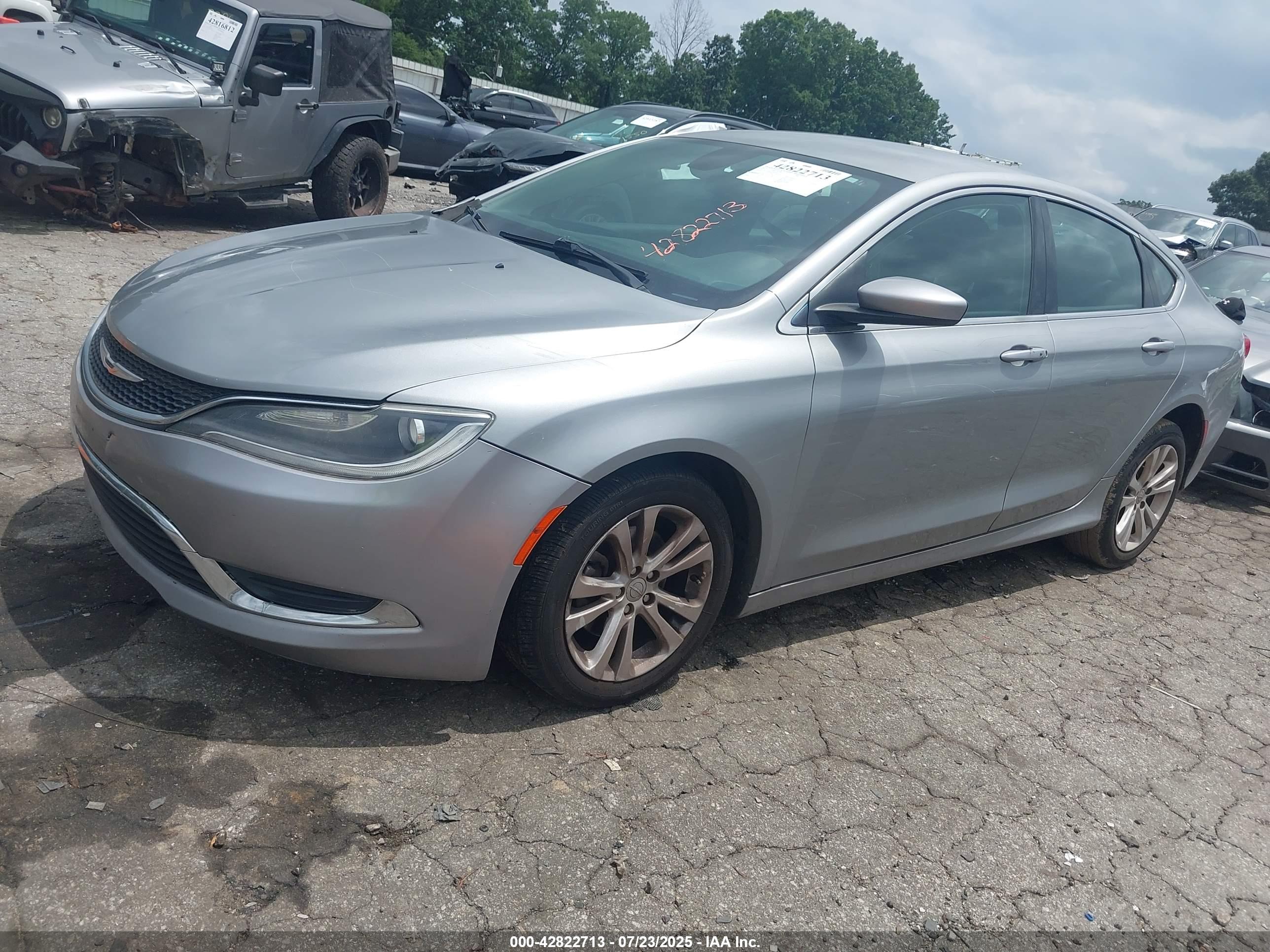 CHRYSLER 200 image 2