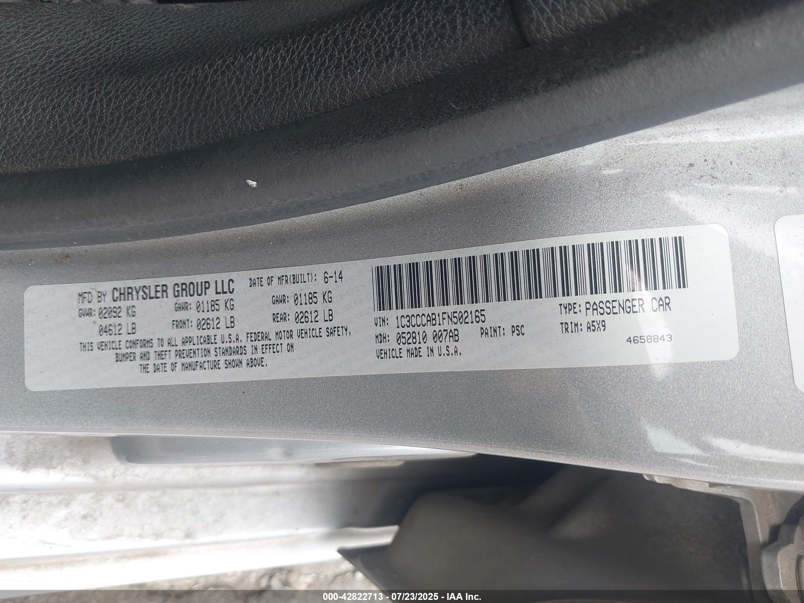 CHRYSLER 200 image 9