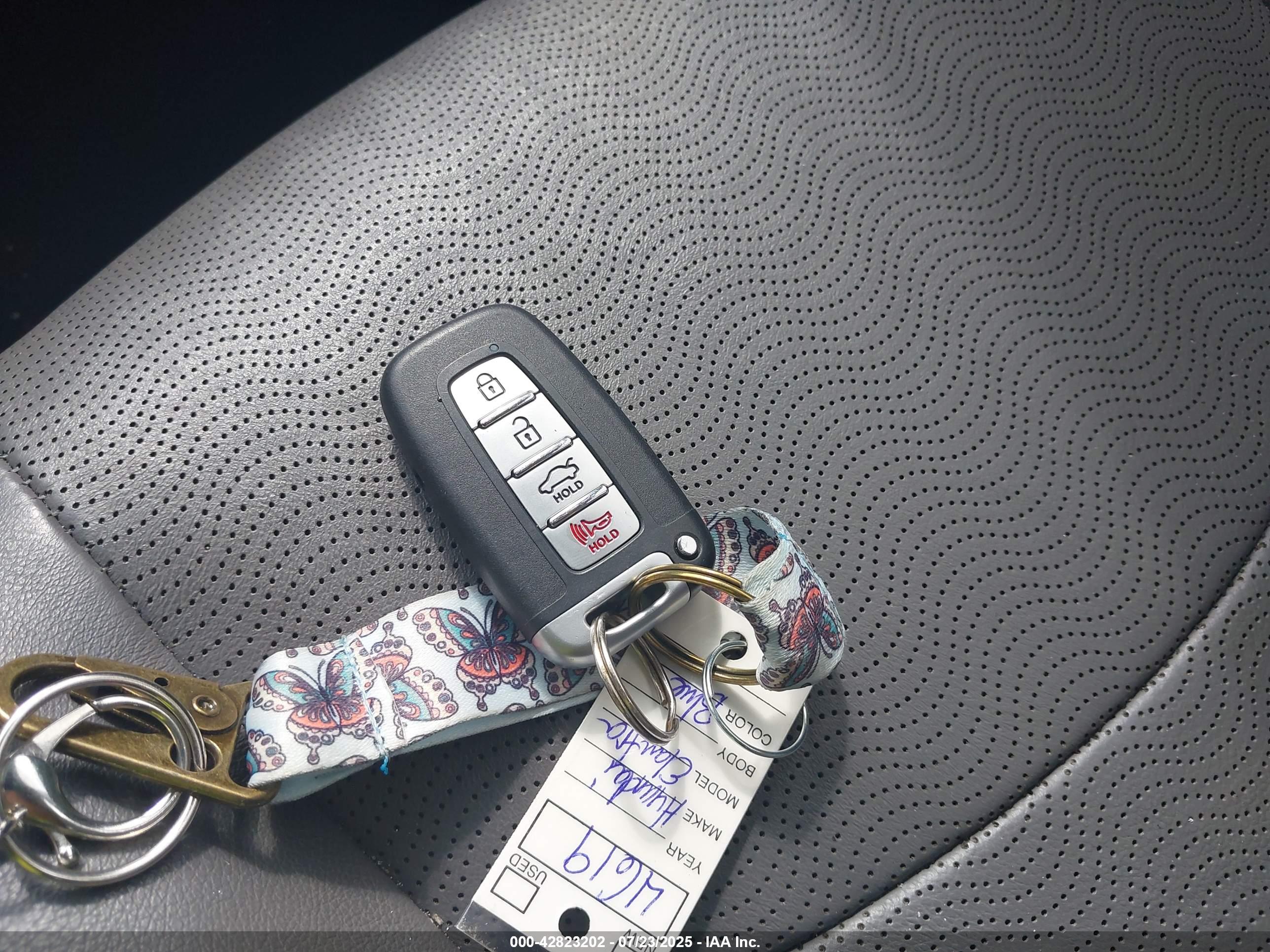 HYUNDAI ELANTRA image 11