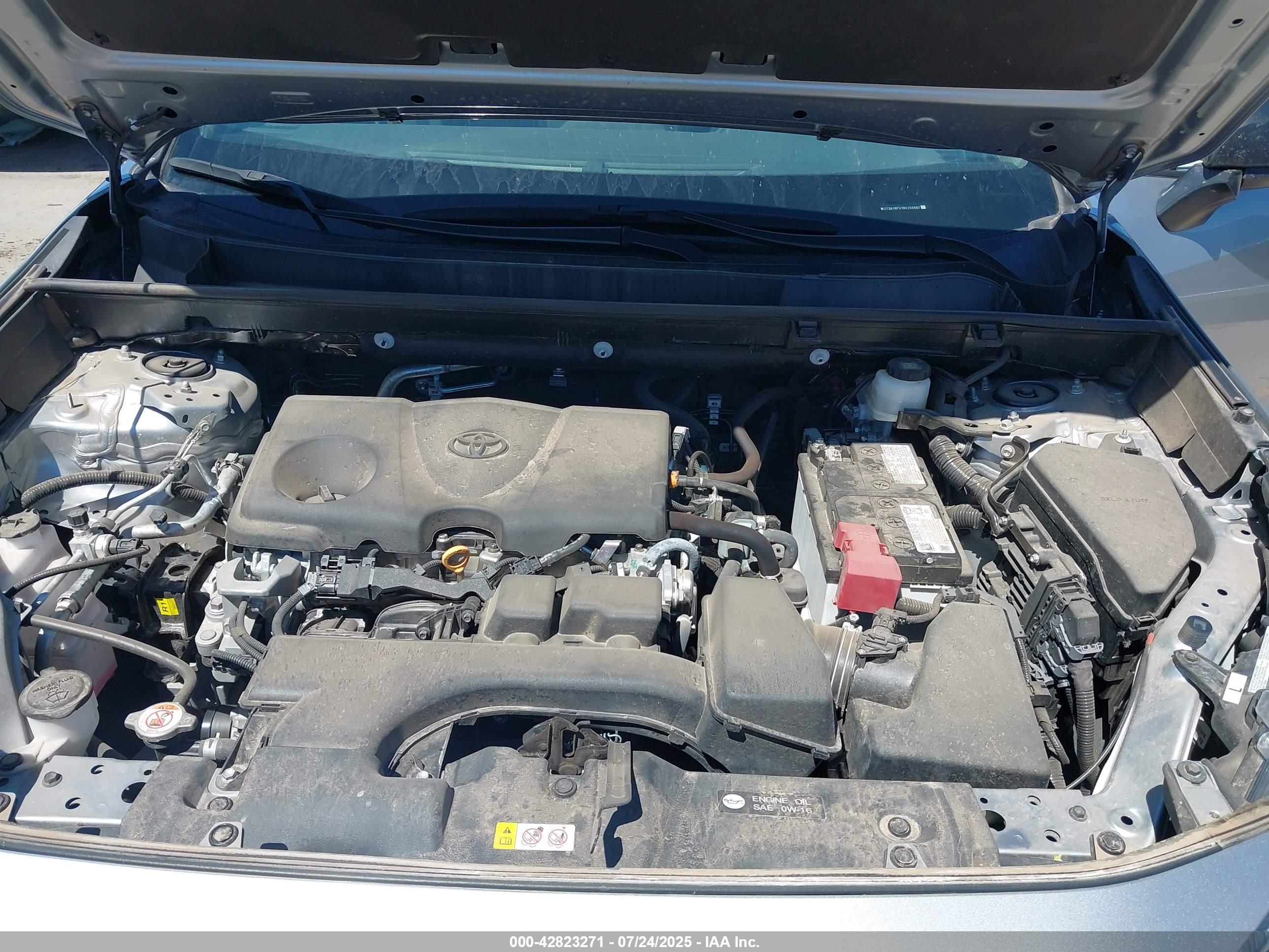 TOYOTA RAV4 image 10