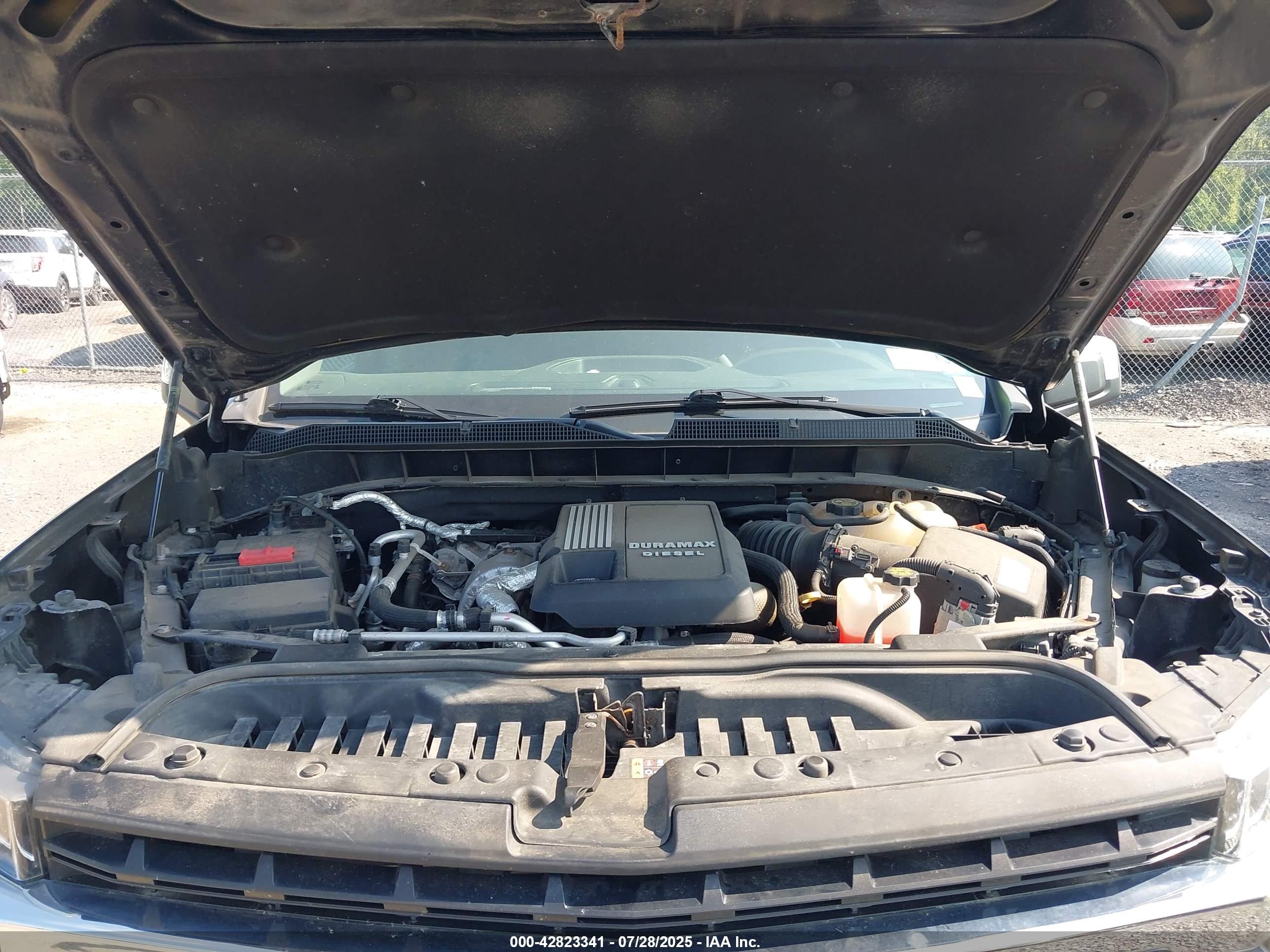 CHEVROLET SILVERADO image 10