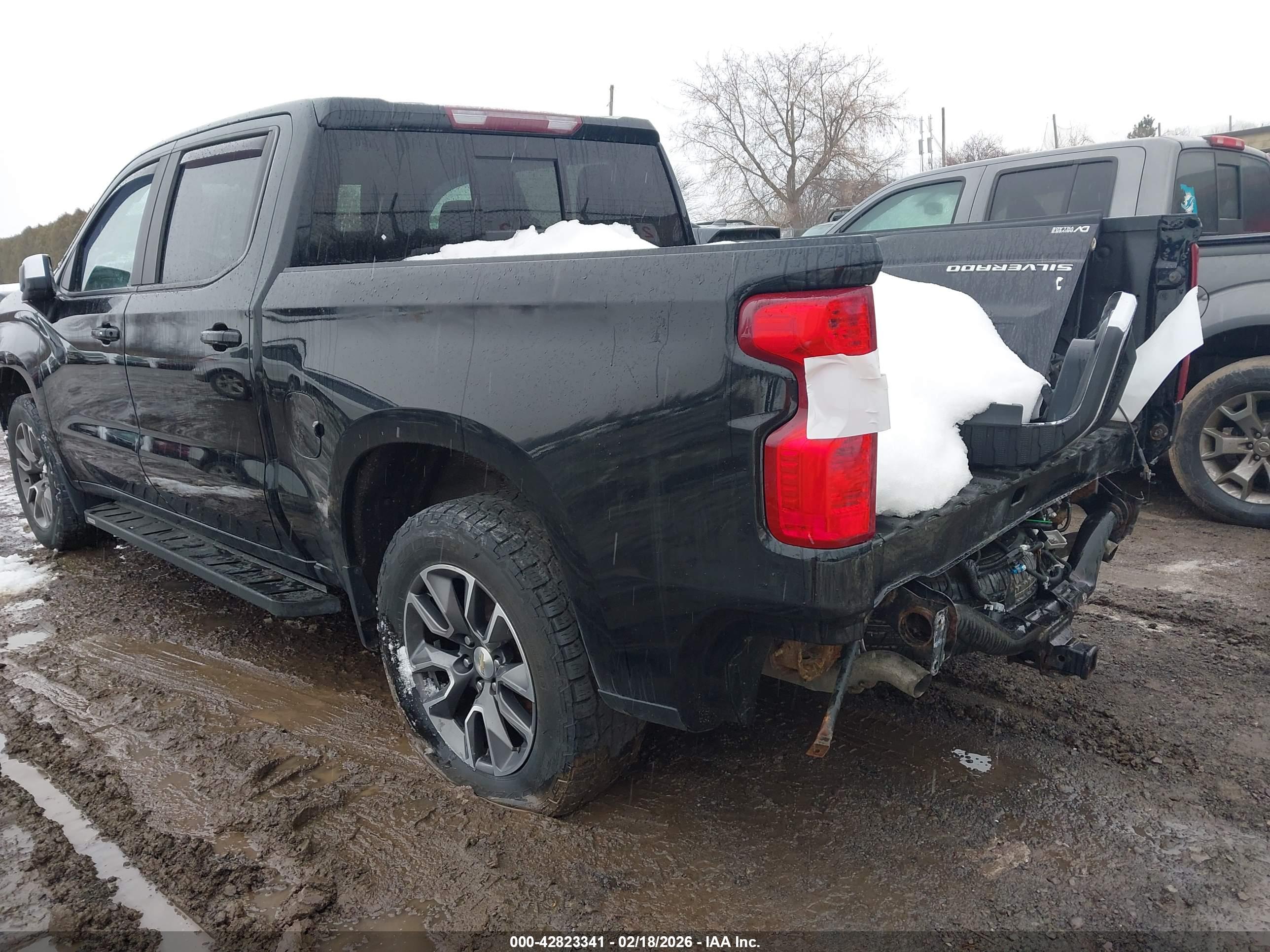 CHEVROLET SILVERADO image 3