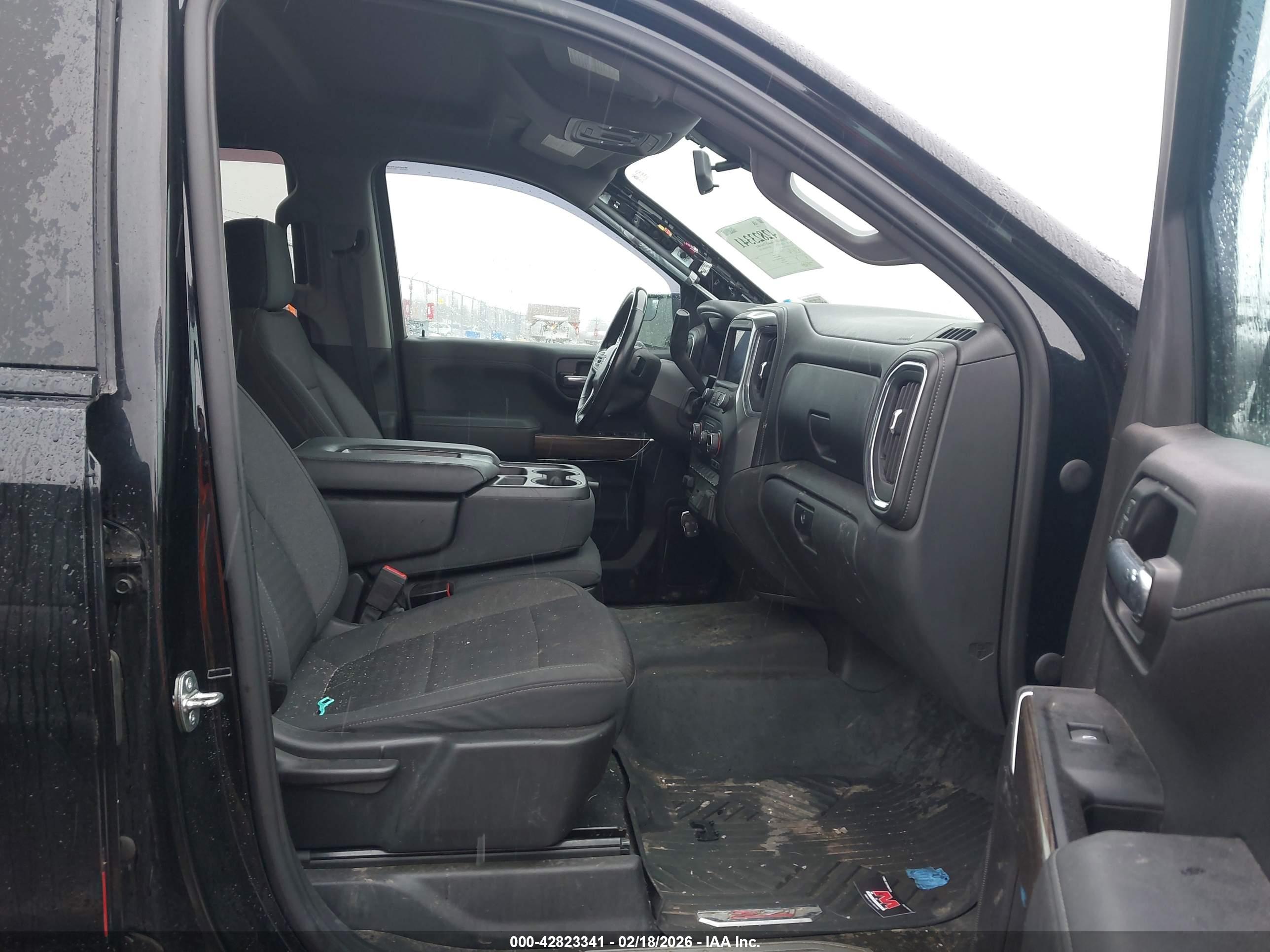 CHEVROLET SILVERADO image 5