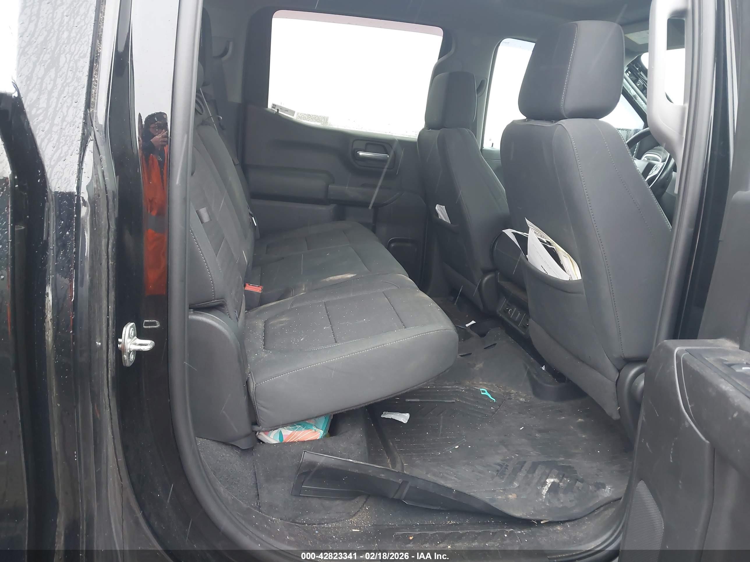 CHEVROLET SILVERADO image 8