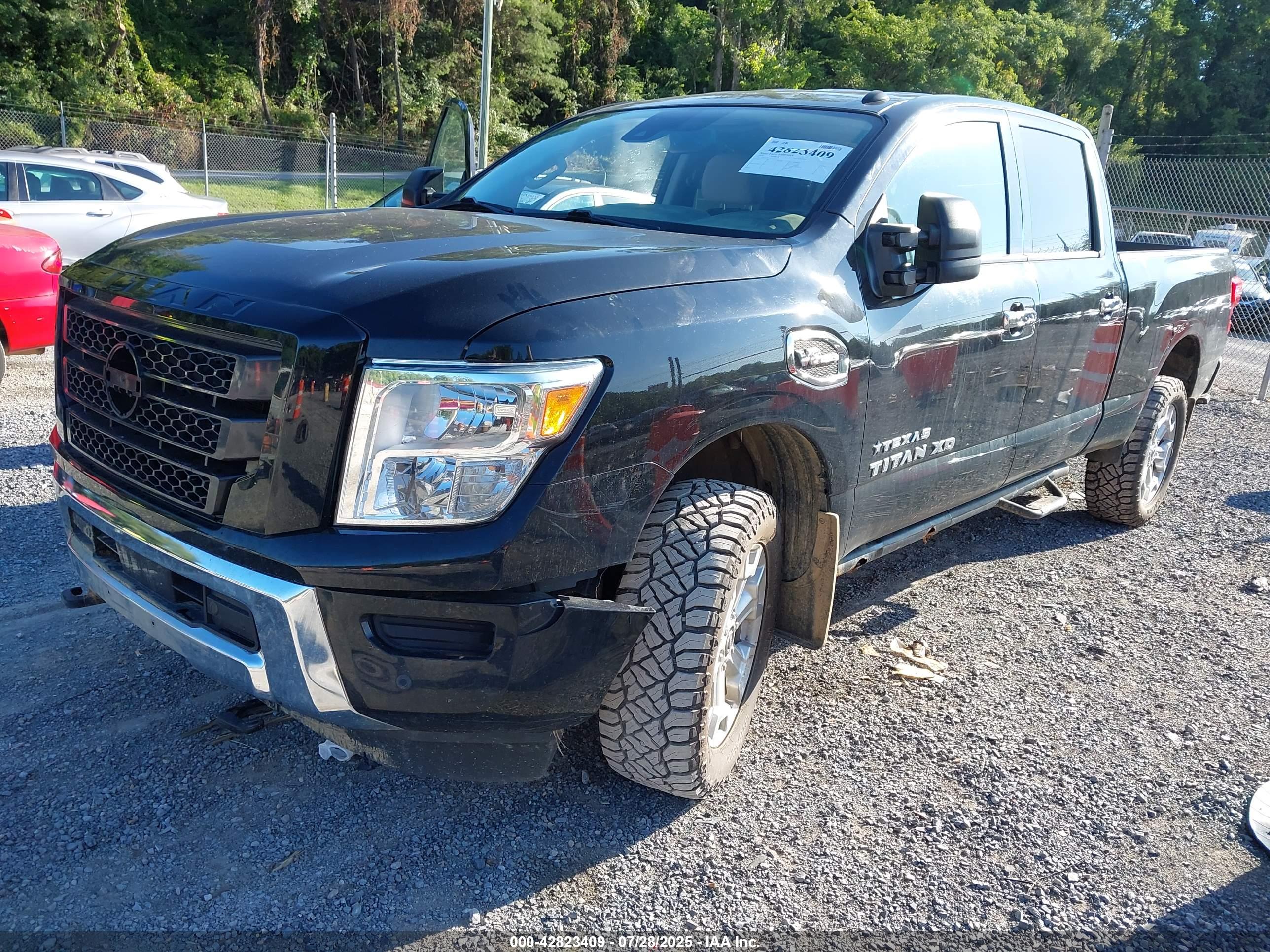 NISSAN TITAN image 2