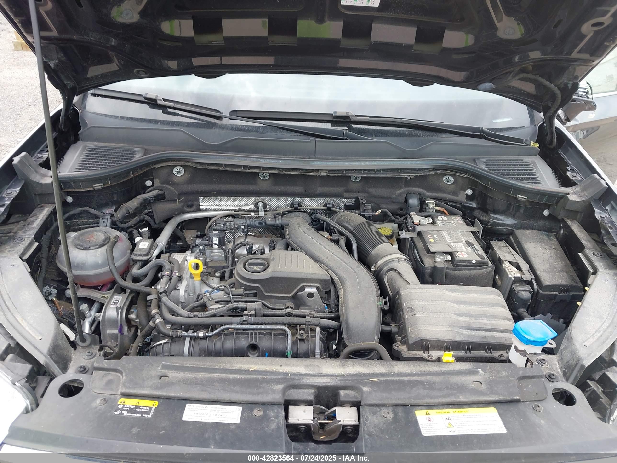 VOLKSWAGEN TAOS image 10