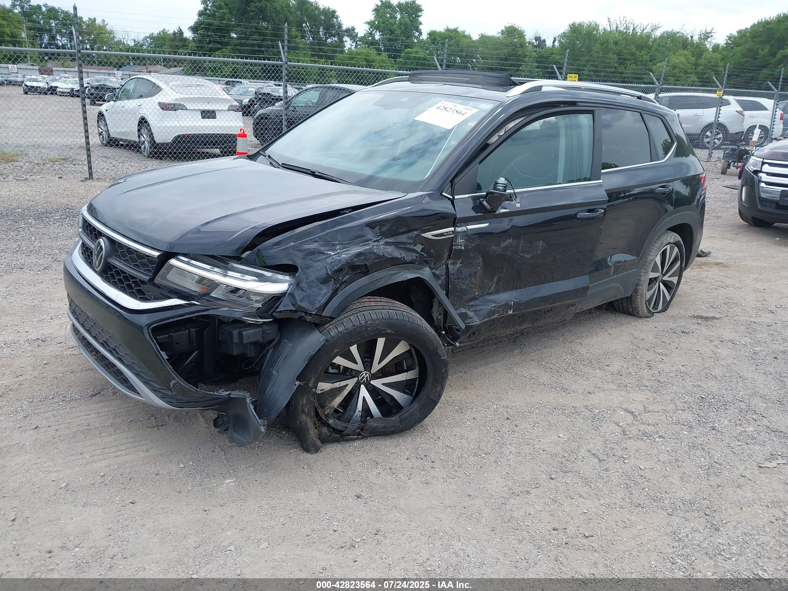VOLKSWAGEN TAOS image 2