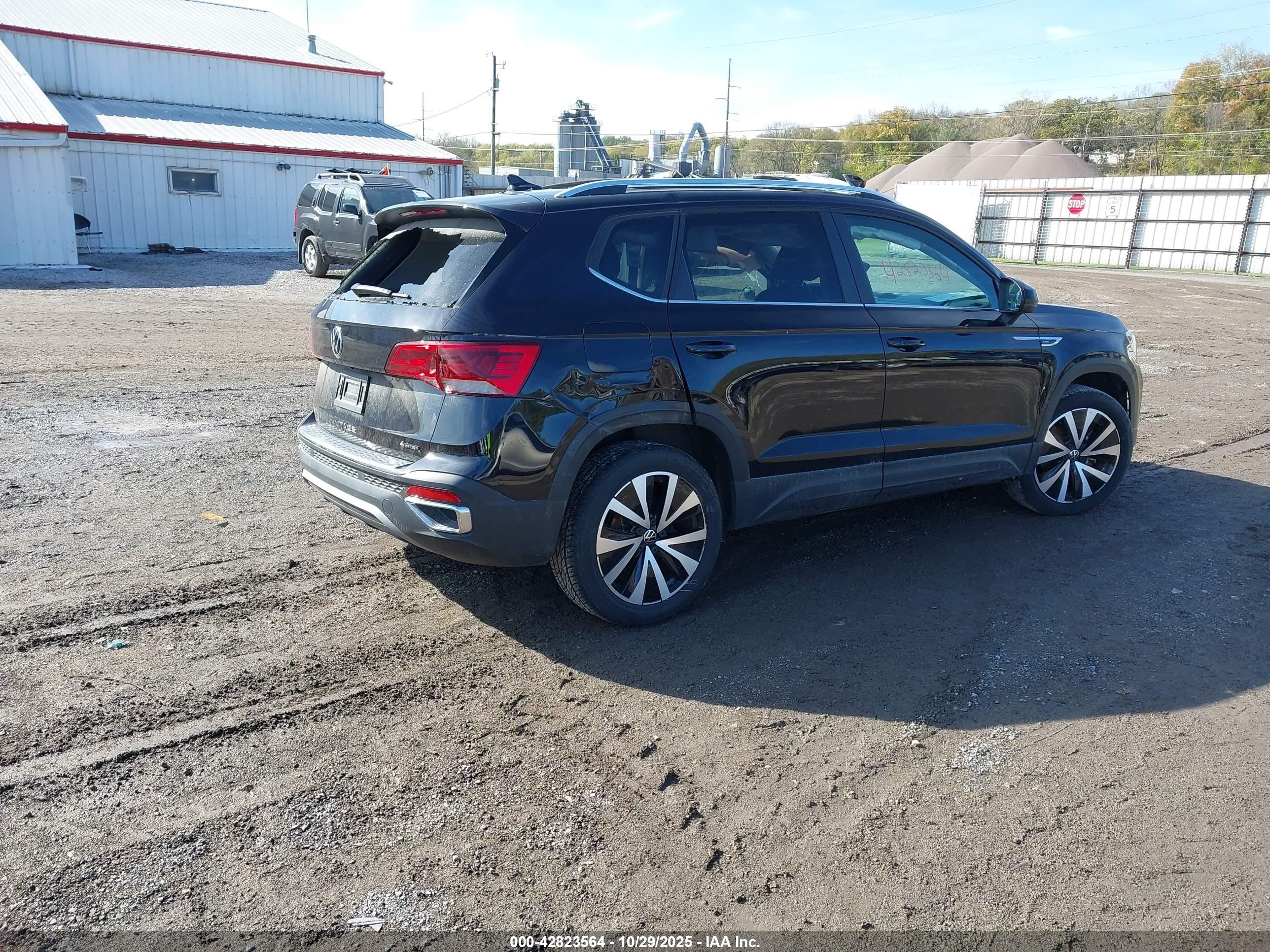 VOLKSWAGEN TAOS image 4