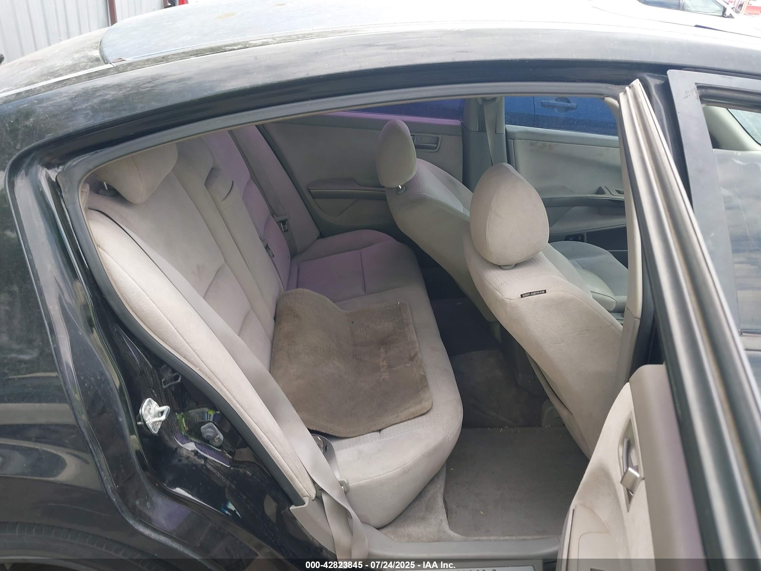 NISSAN MAXIMA image 8