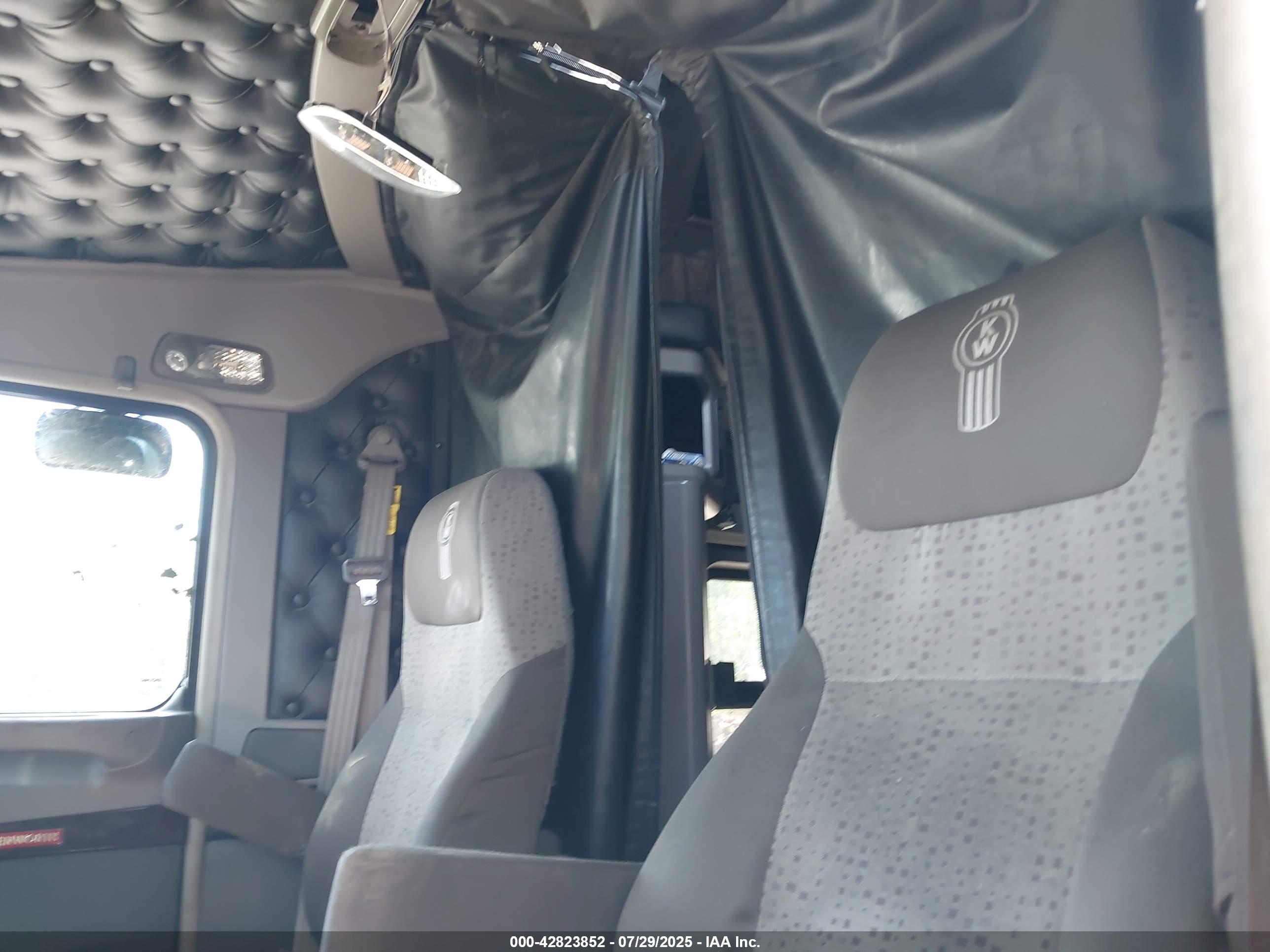 KENWORTH W900 image 7