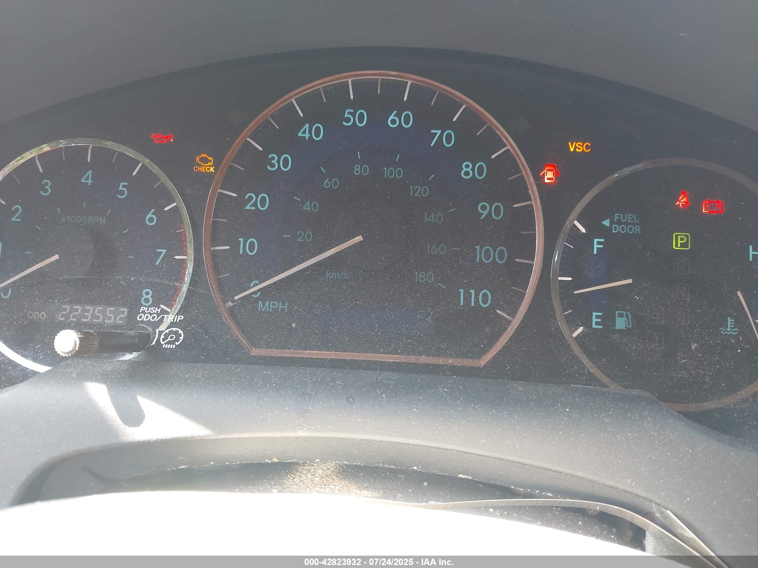 TOYOTA SIENNA image 7