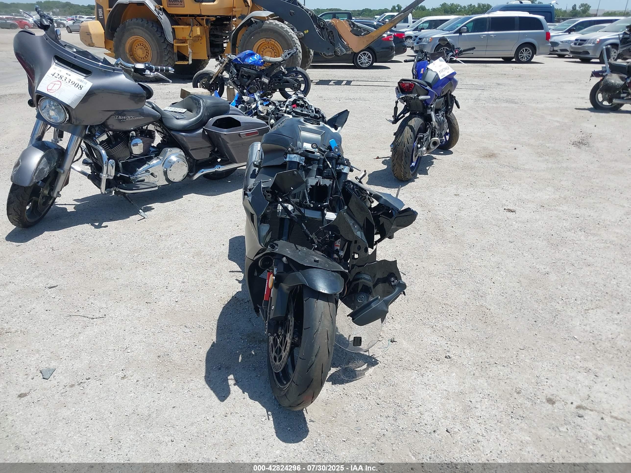 KAWASAKI ZX1002 image 5
