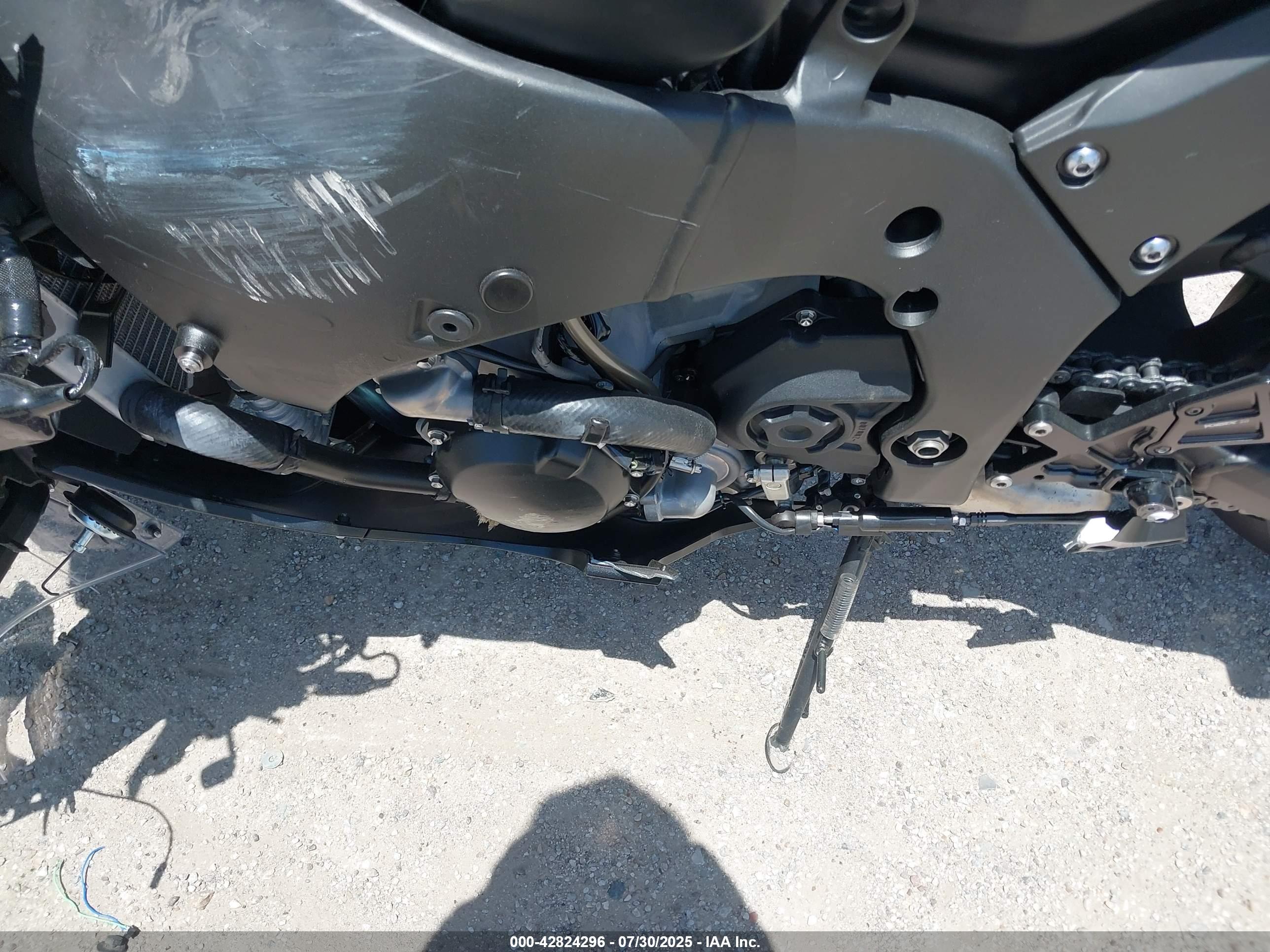 KAWASAKI ZX1002 image 9
