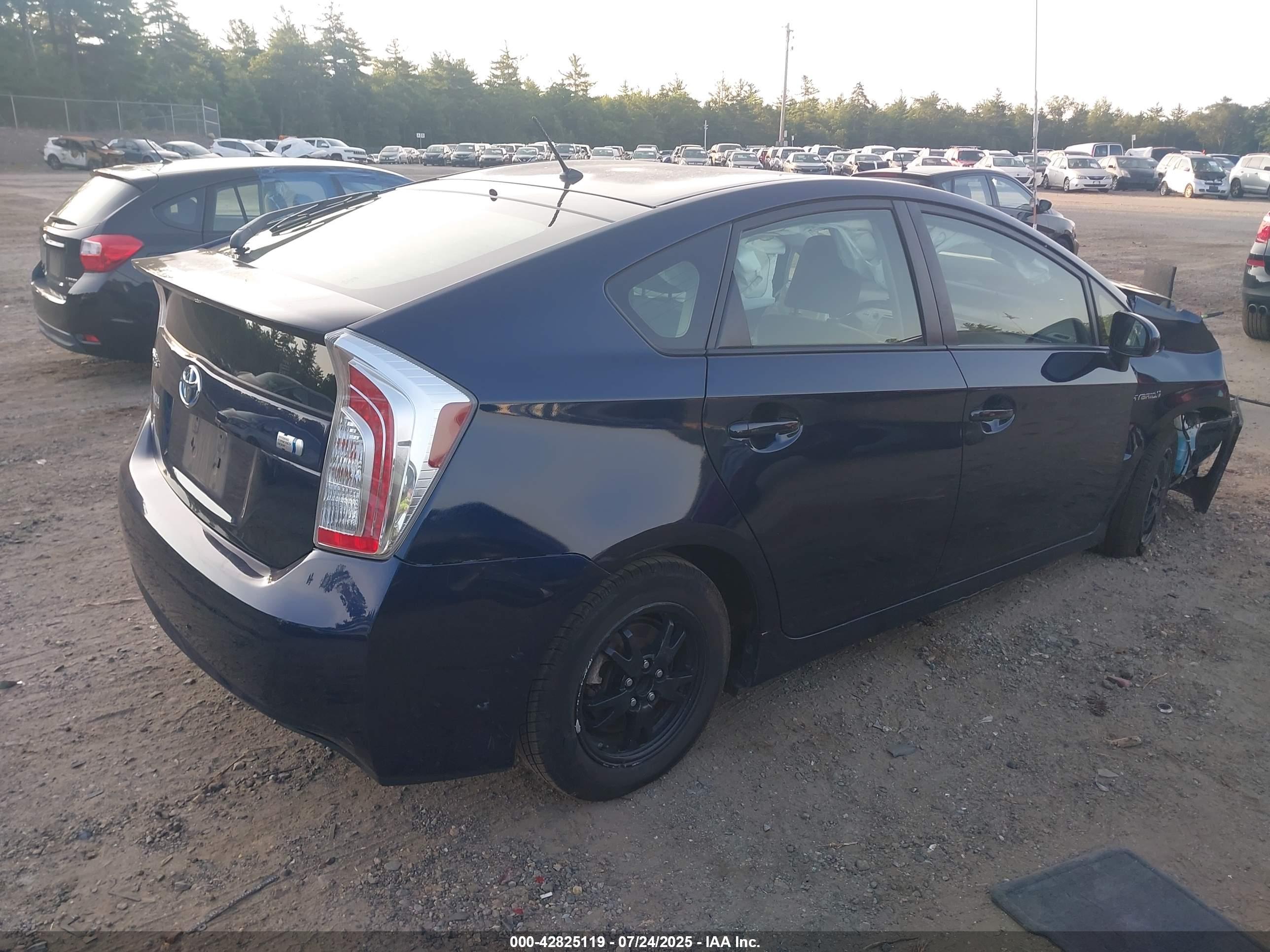 TOYOTA PRIUS image 4