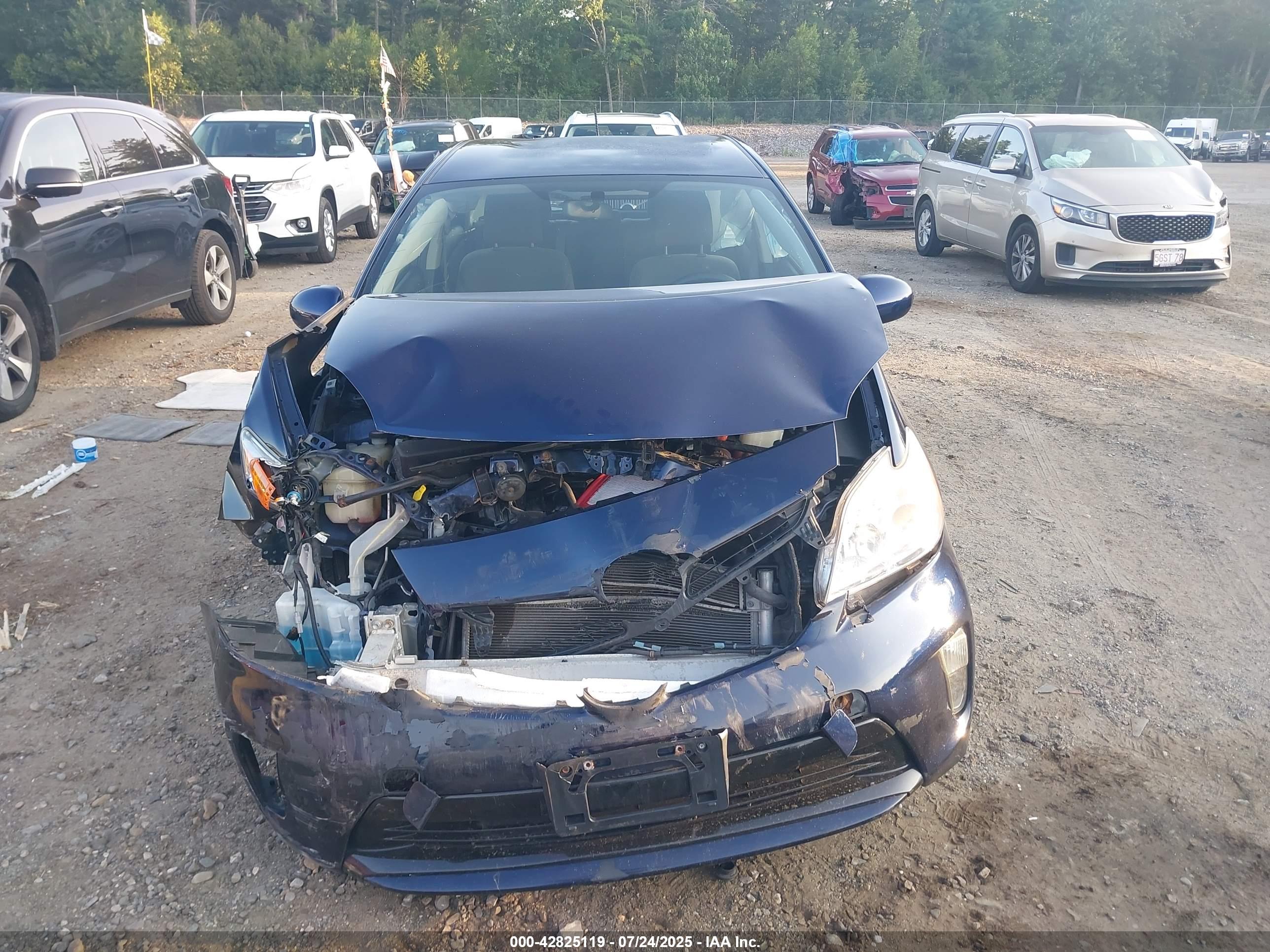 TOYOTA PRIUS image 6