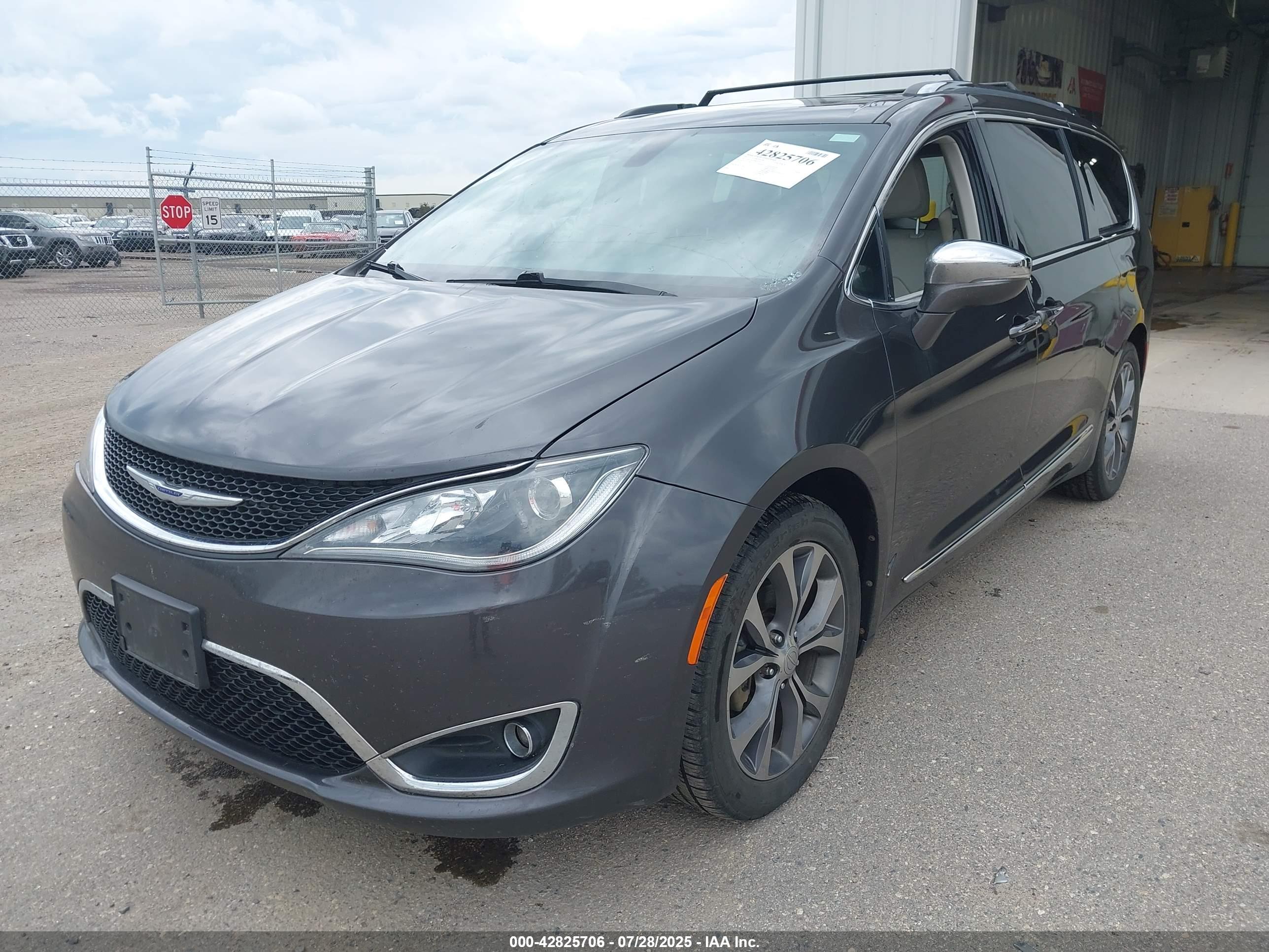CHRYSLER PACIFICA image 2