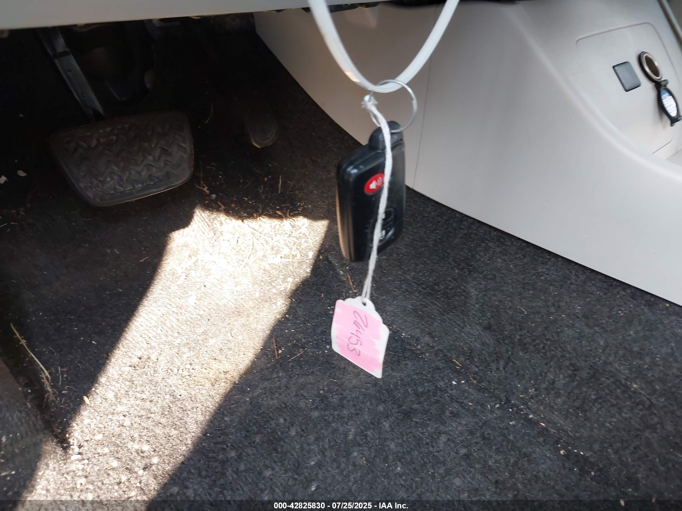 TOYOTA PRIUS image 11