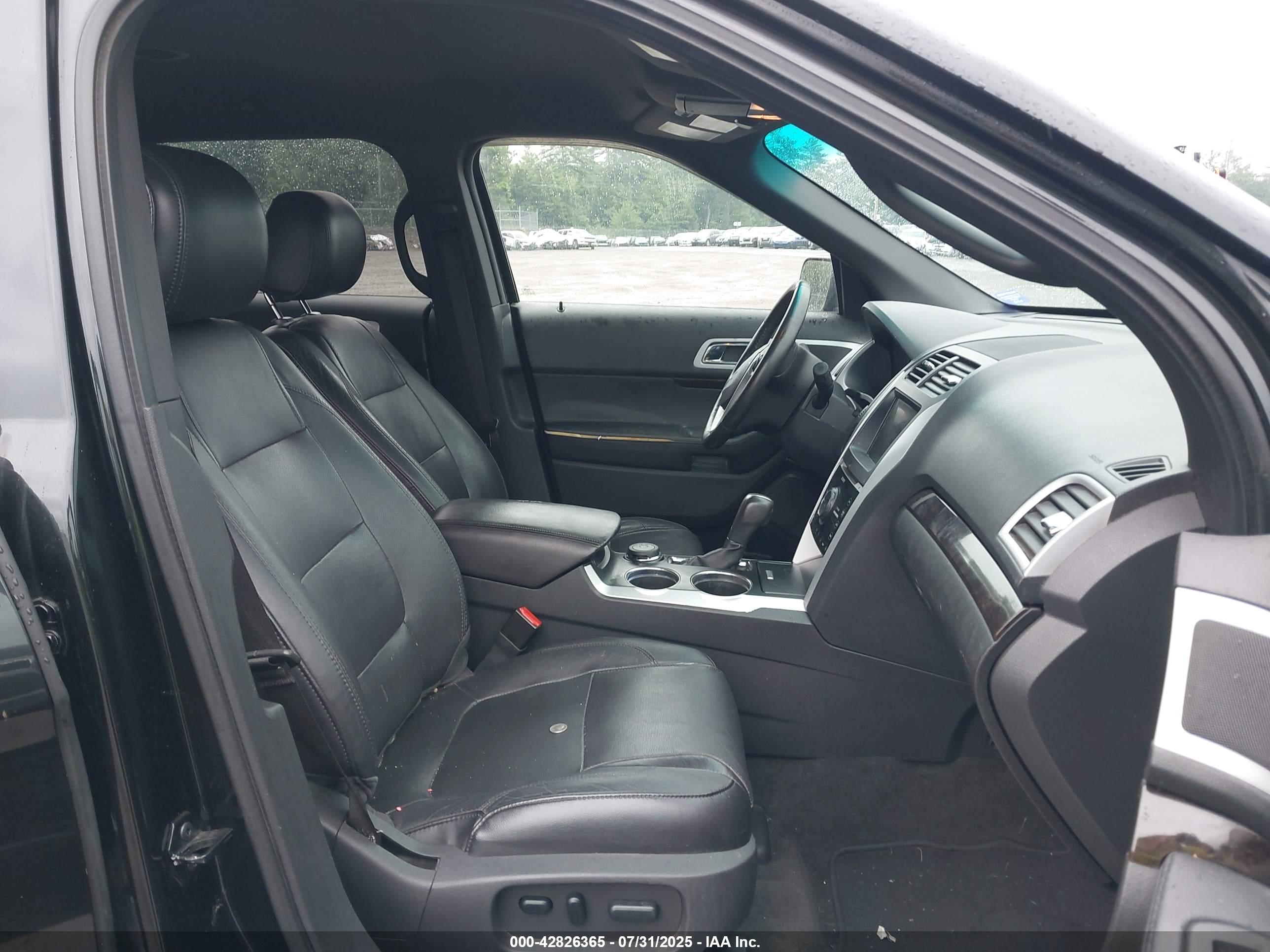 FORD EXPLORER image 5