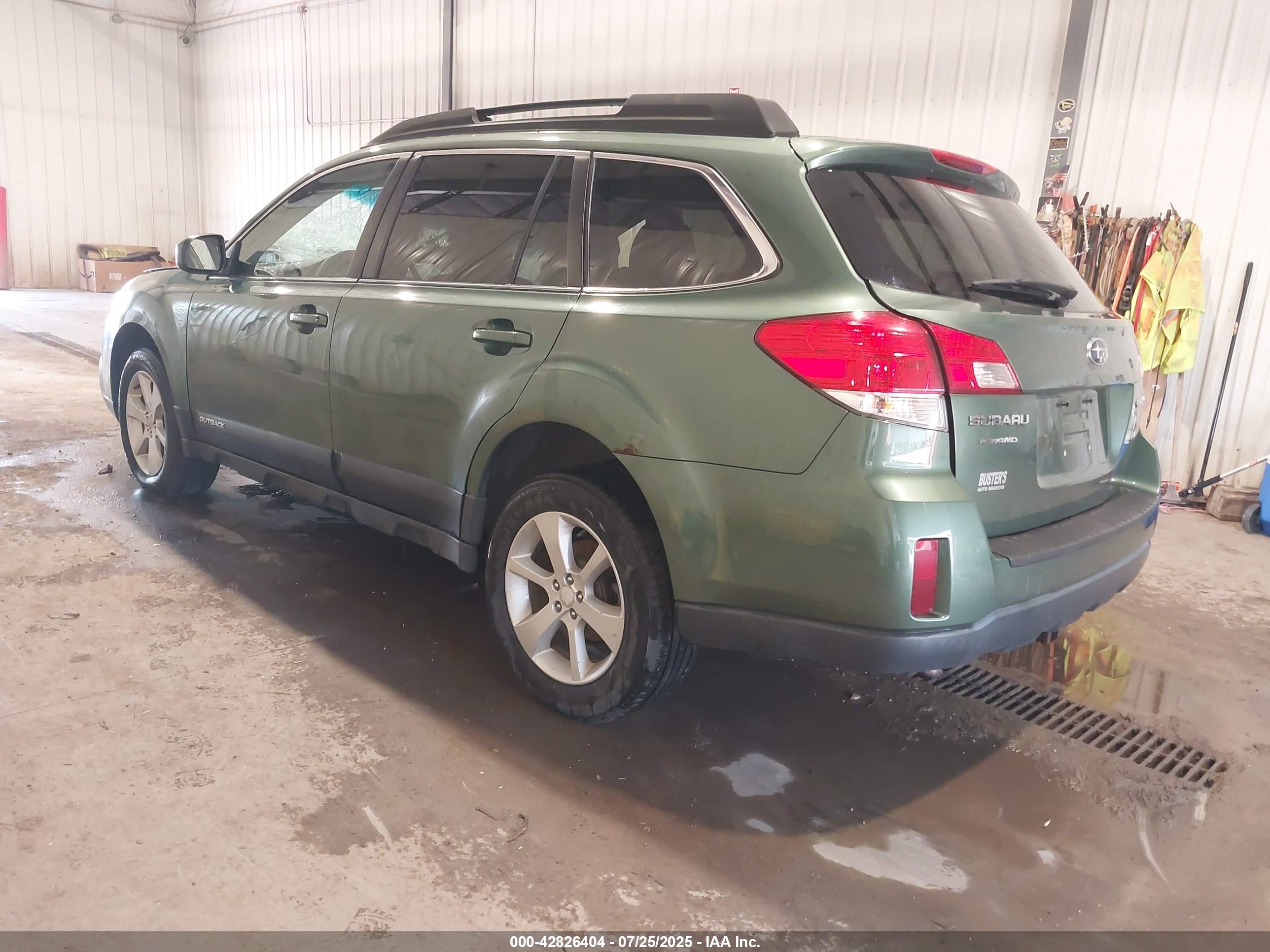 SUBARU OUTBACK image 3