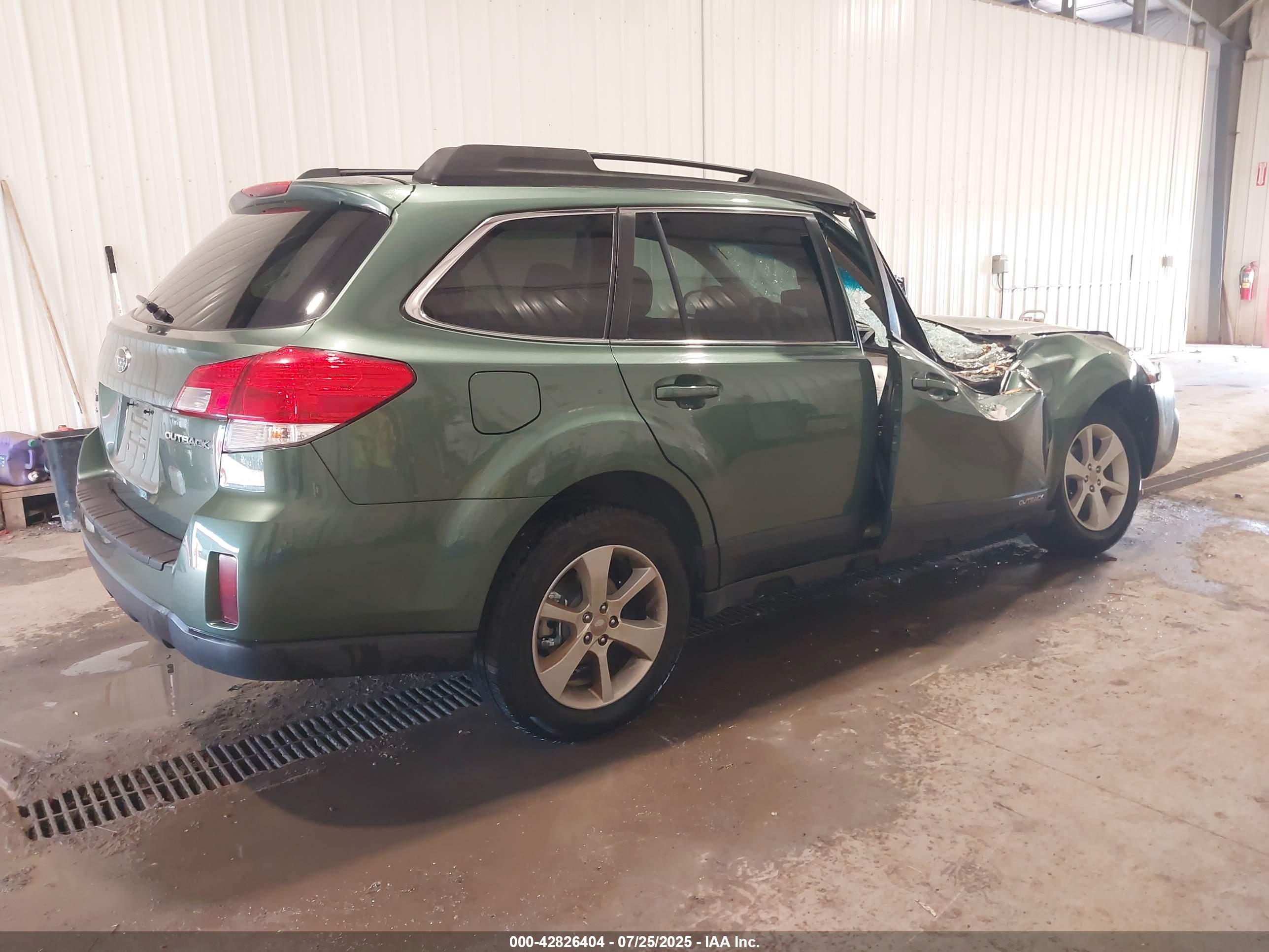 SUBARU OUTBACK image 4