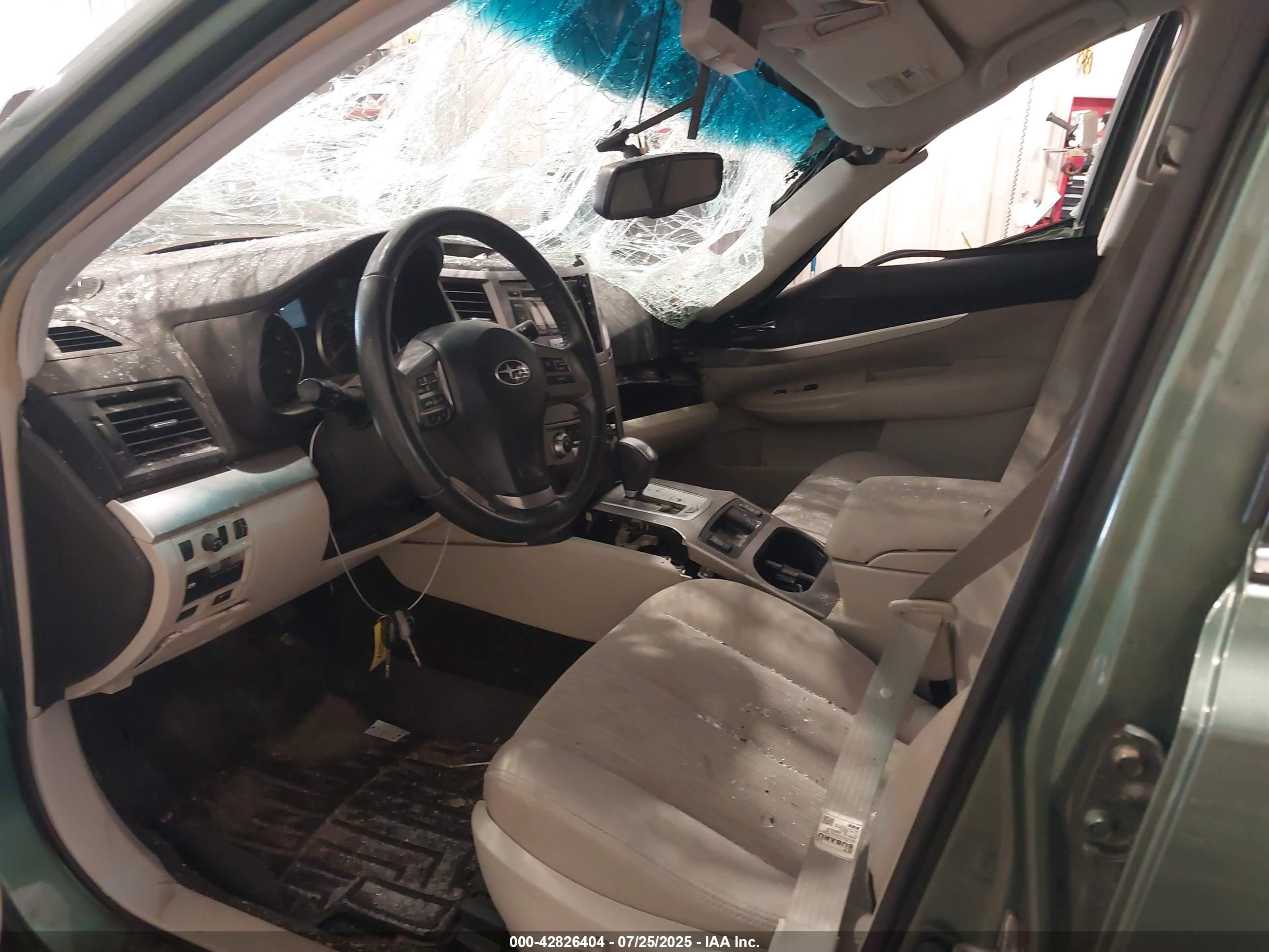 SUBARU OUTBACK image 5