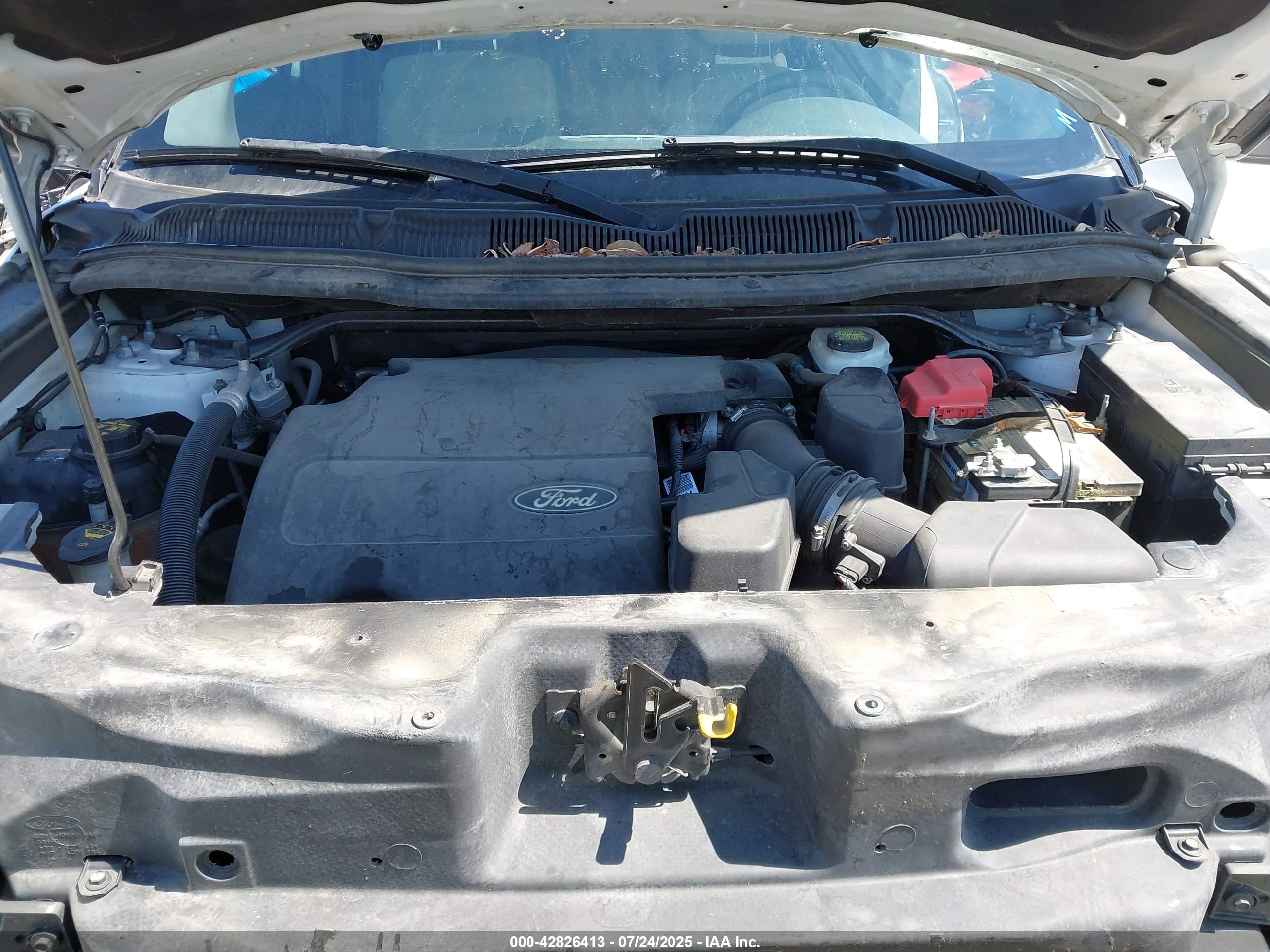 FORD EXPLORER image 10