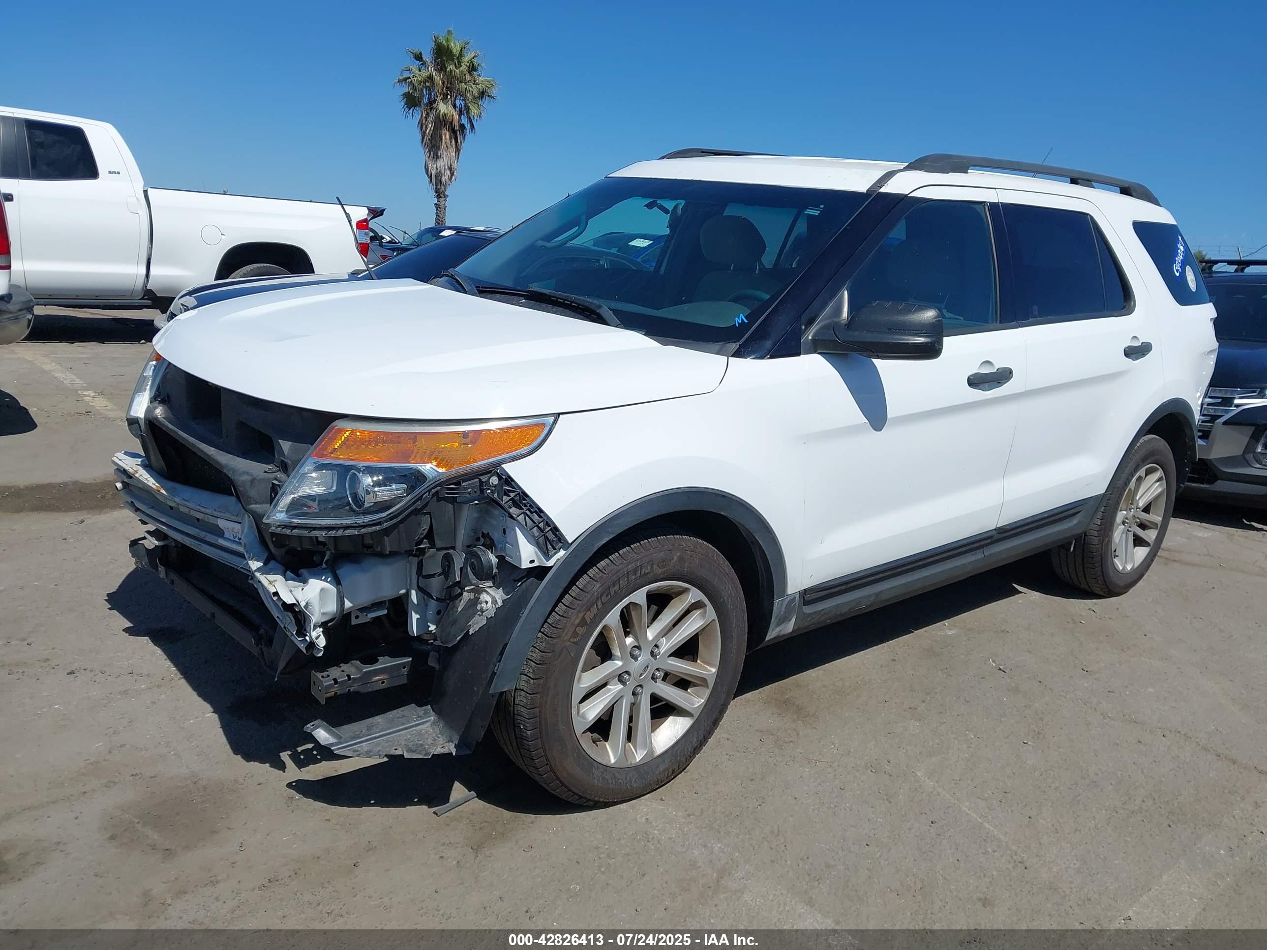 FORD EXPLORER image 2