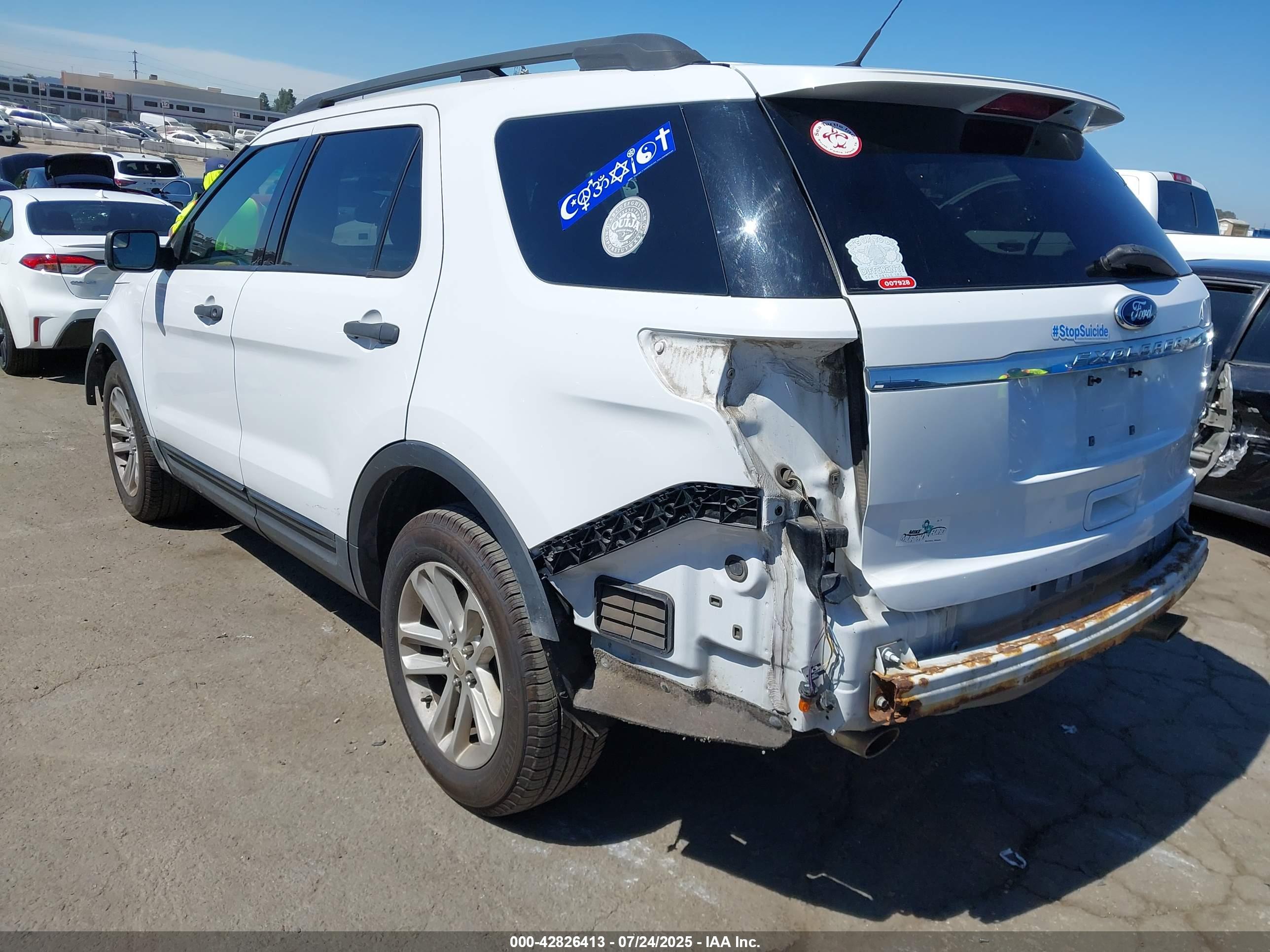 FORD EXPLORER image 3