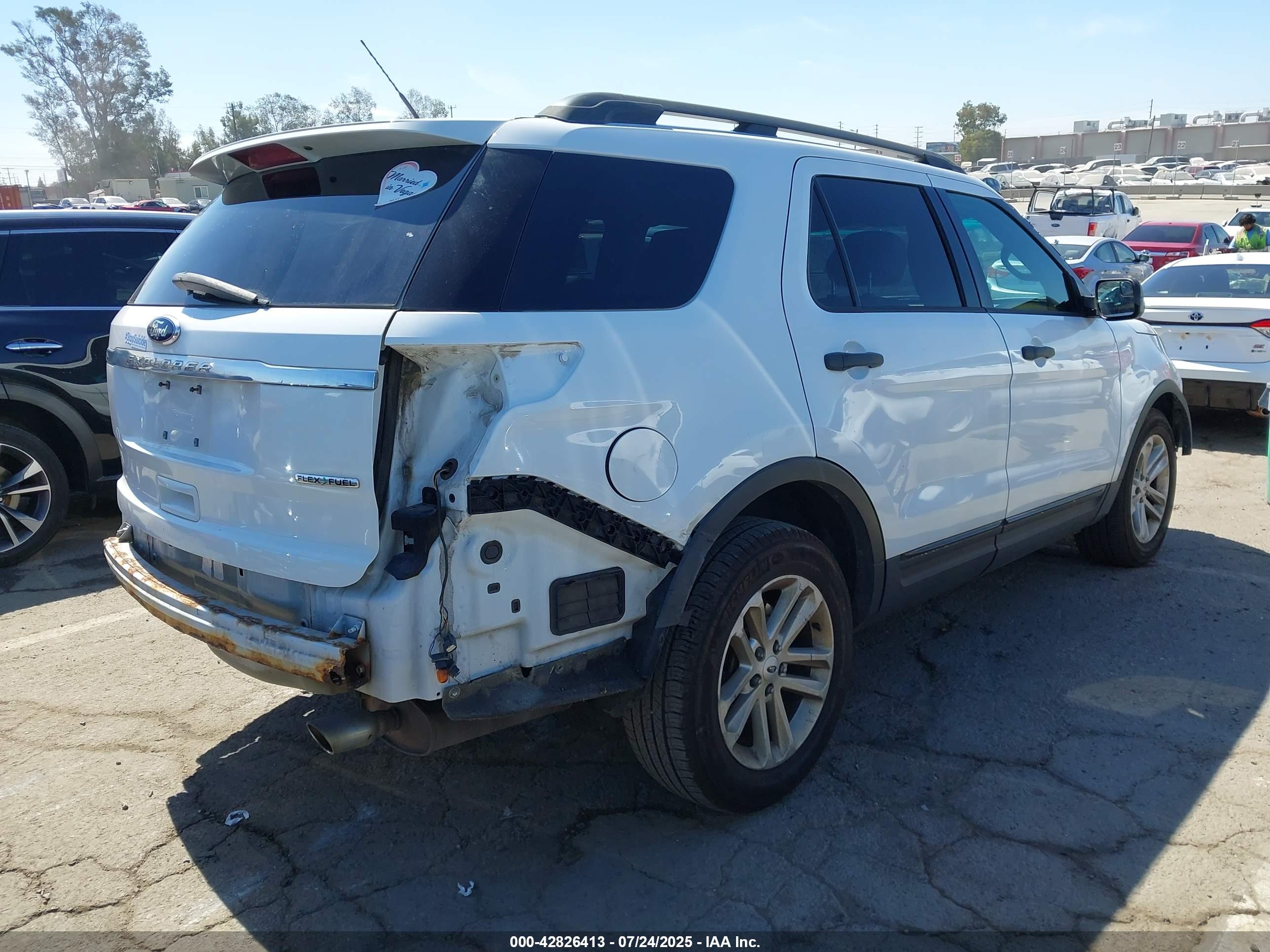 FORD EXPLORER image 4