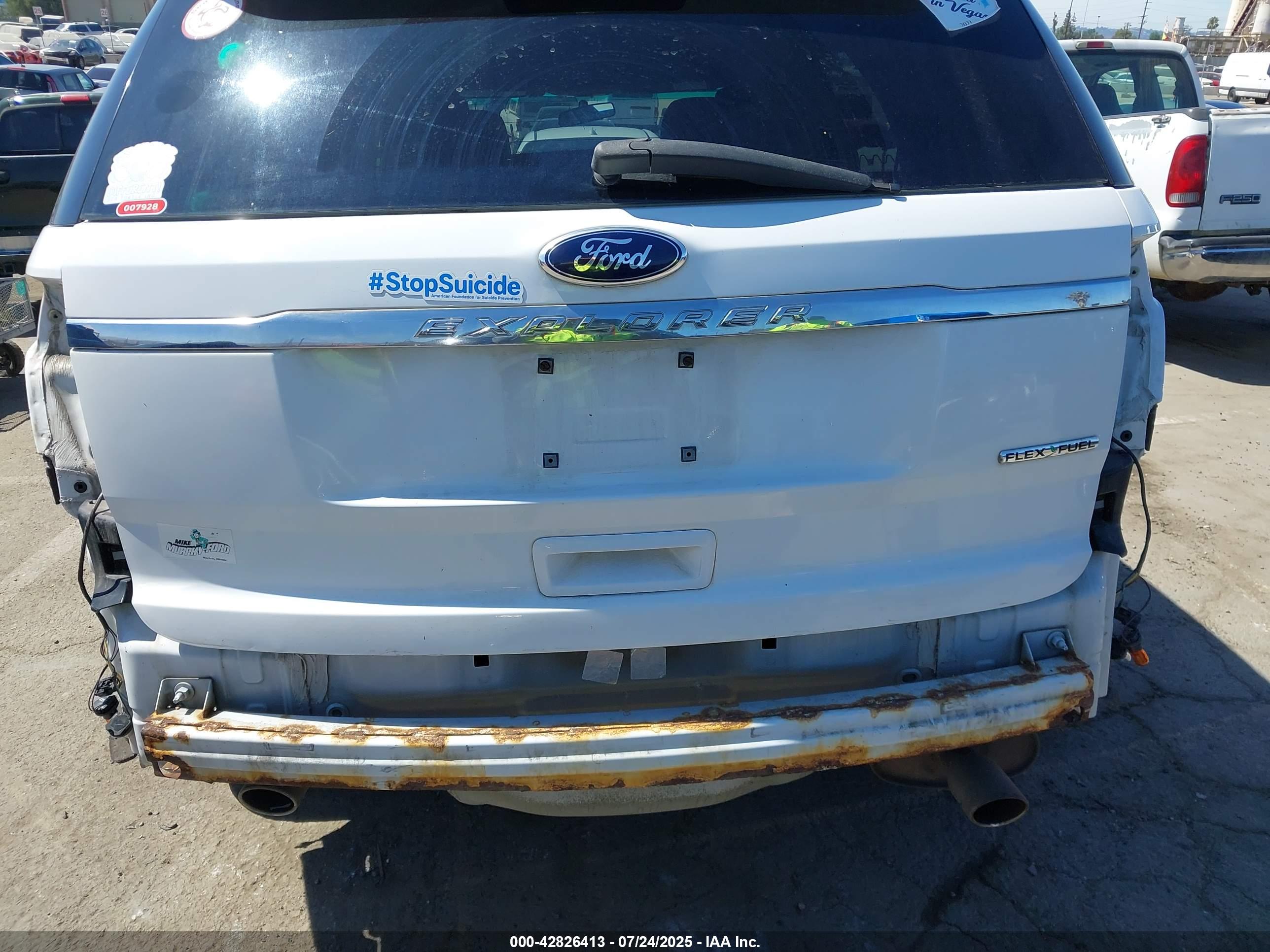 FORD EXPLORER image 6