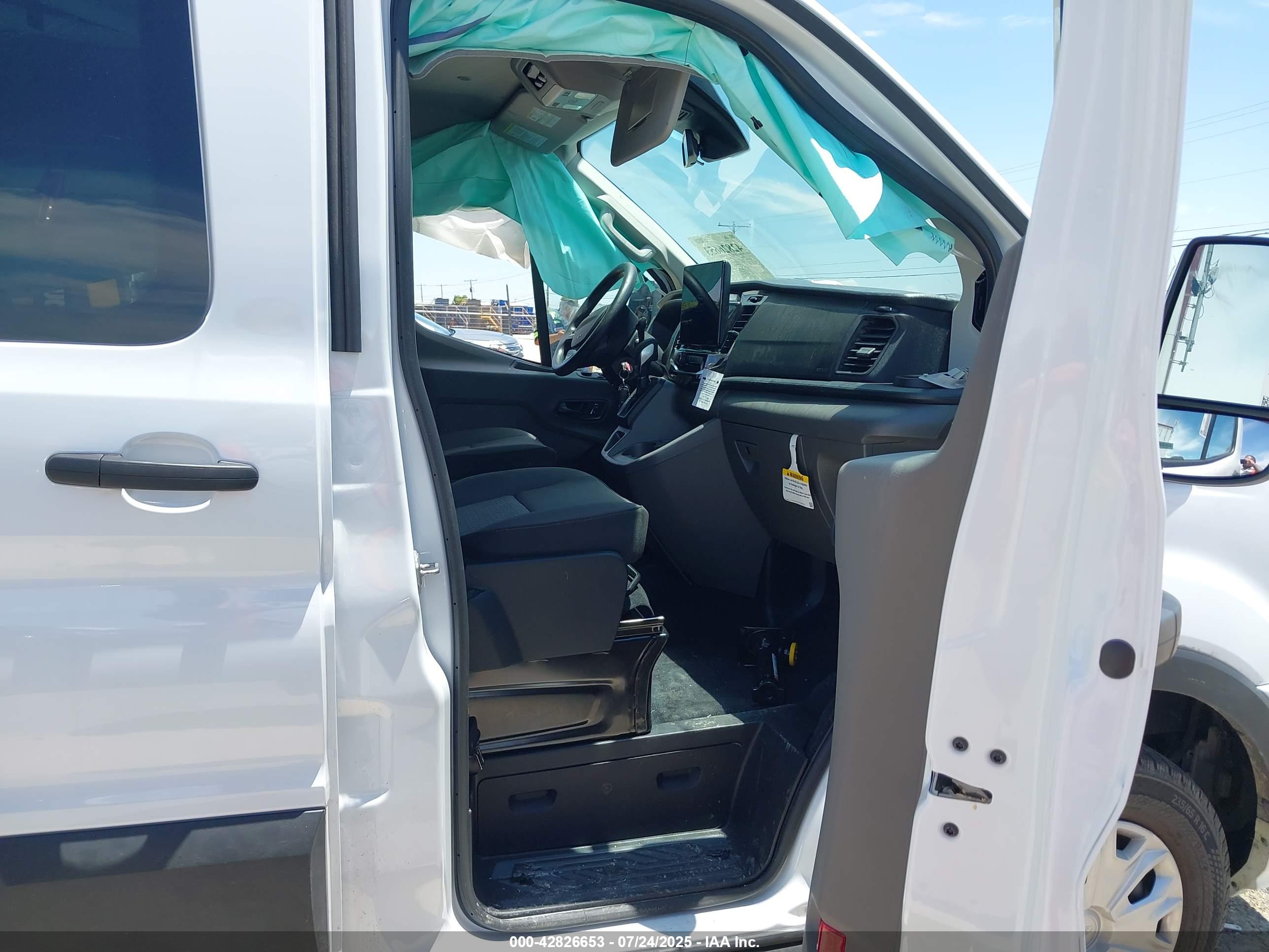 FORD TRANSIT-350 image 5