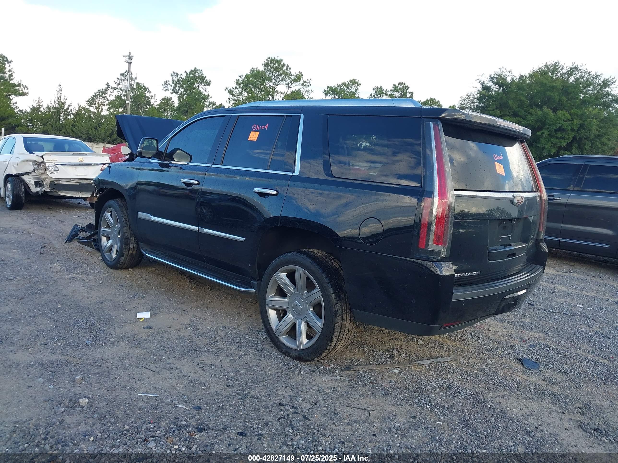 CADILLAC ESCALADE image 3
